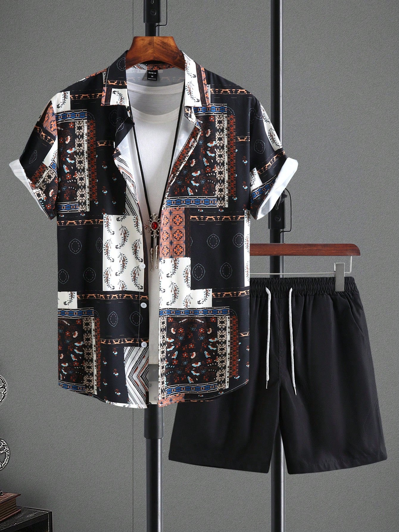 Men Patchwork Print Shirt & Drawstring Waist Shorts Without Tee