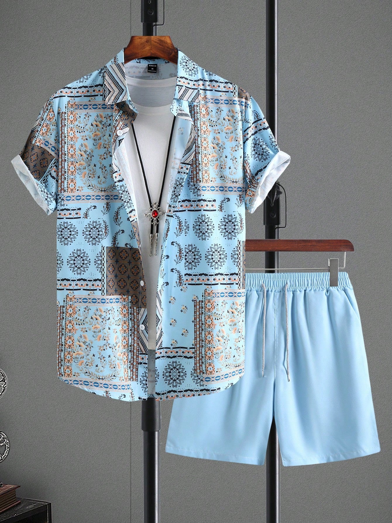 Men Patchwork Print Shirt & Drawstring Waist Shorts Without Tee