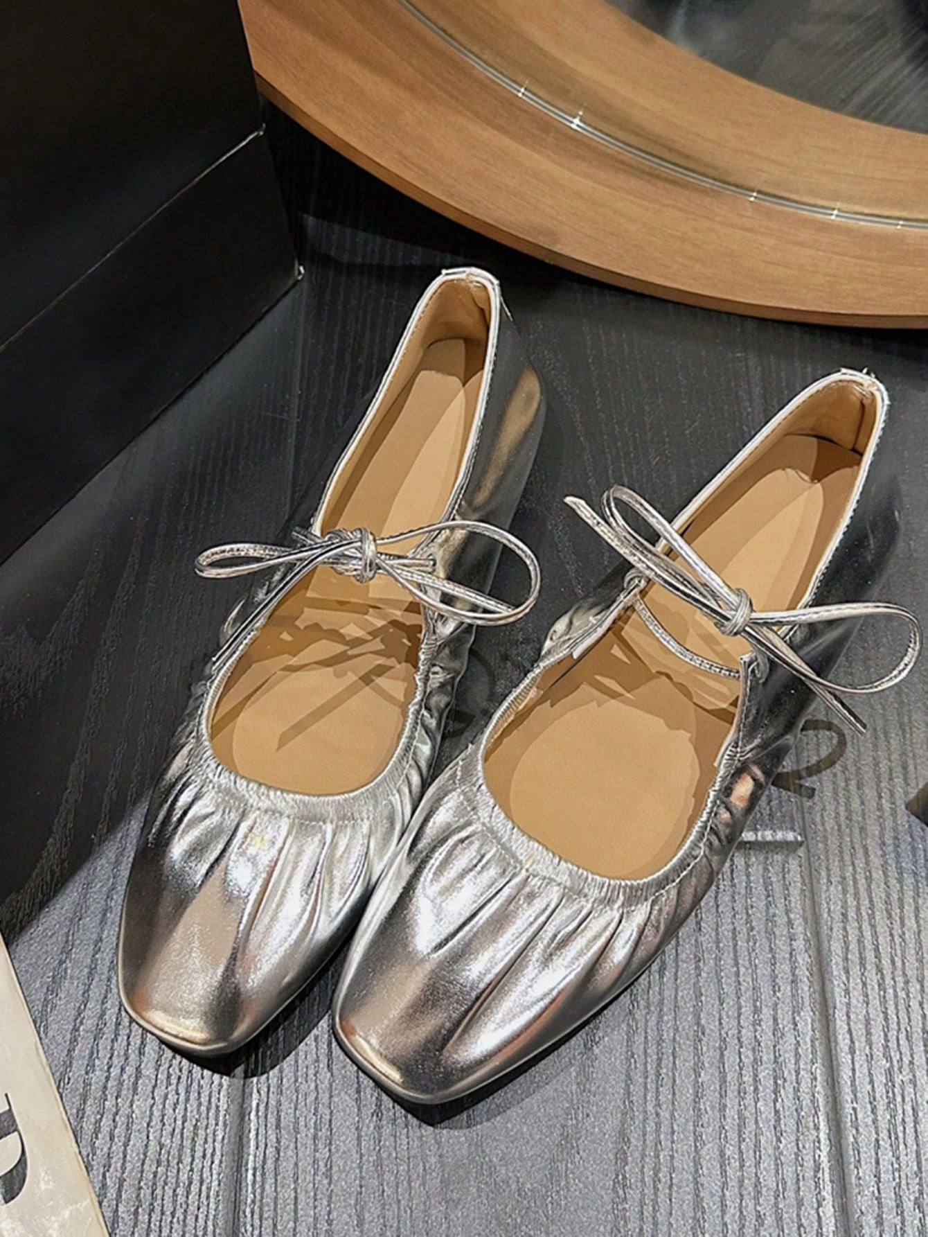 Women Metallic Ruched Detail Square Toe Flats, Glamorous Outdoor Flat Shoes