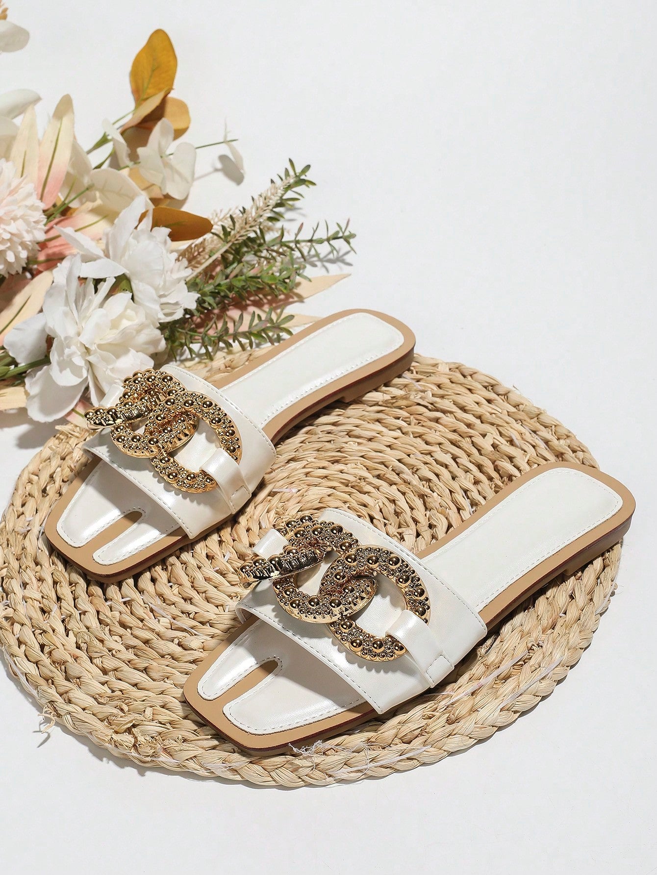 Summer Casual Fashionable Slip-resistant Square Toe Flat Sandals With Metal Buckle