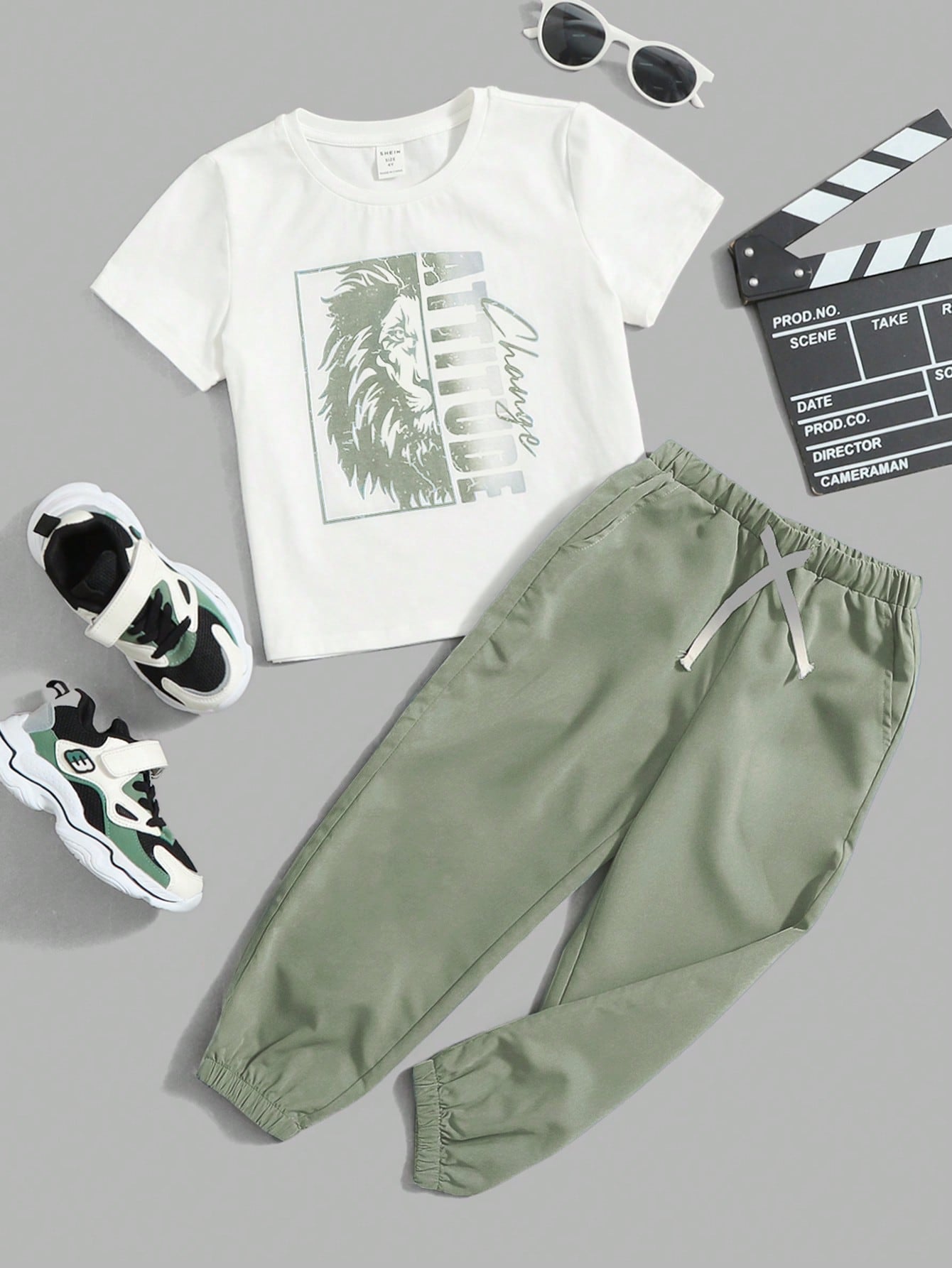 Young Boy Lion & Letter Graphic Tee & Drawstring Waist Pants