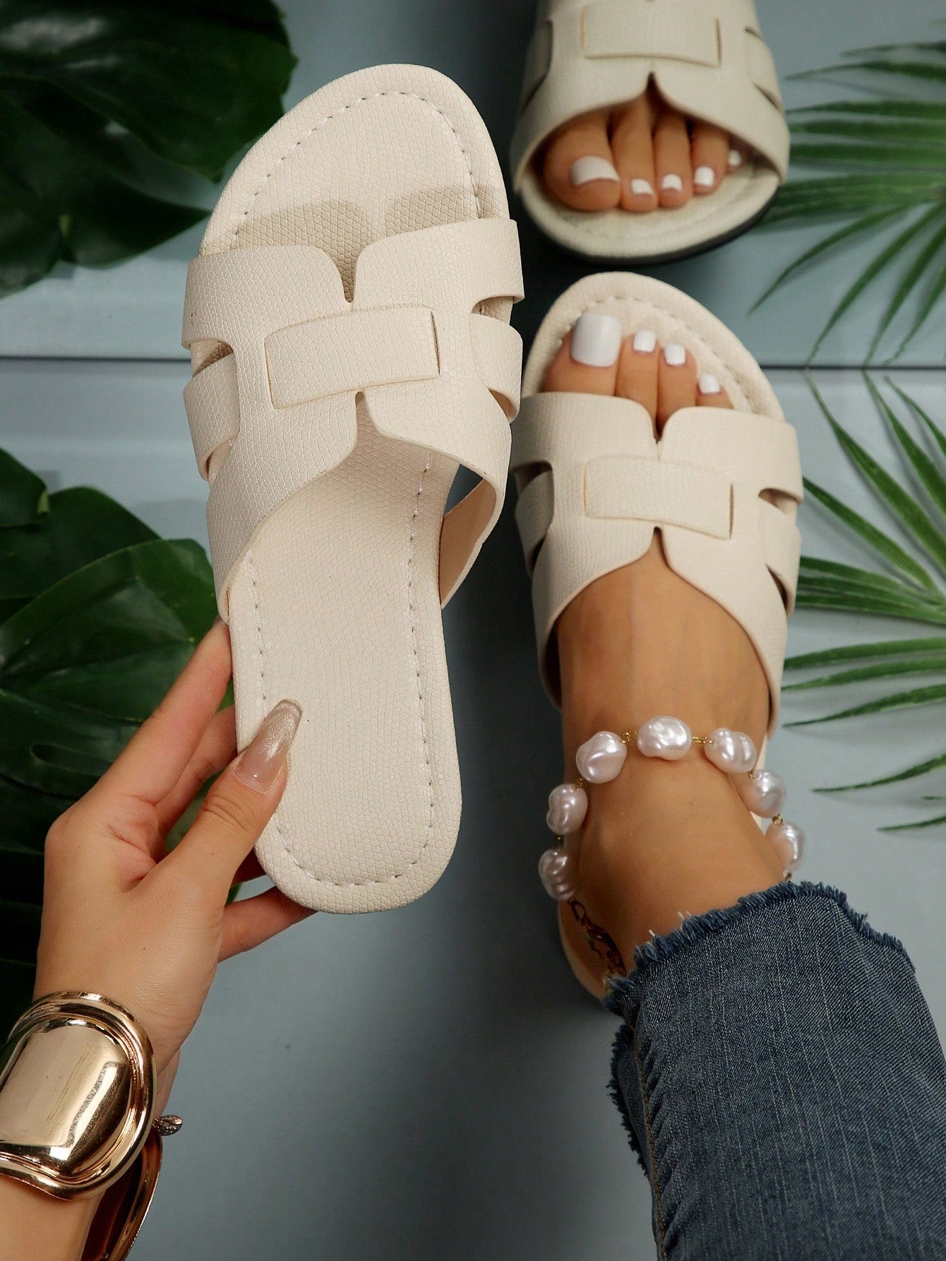 Outdoor Comfortable & Stylish Strappy Flat Sandals For Vacation