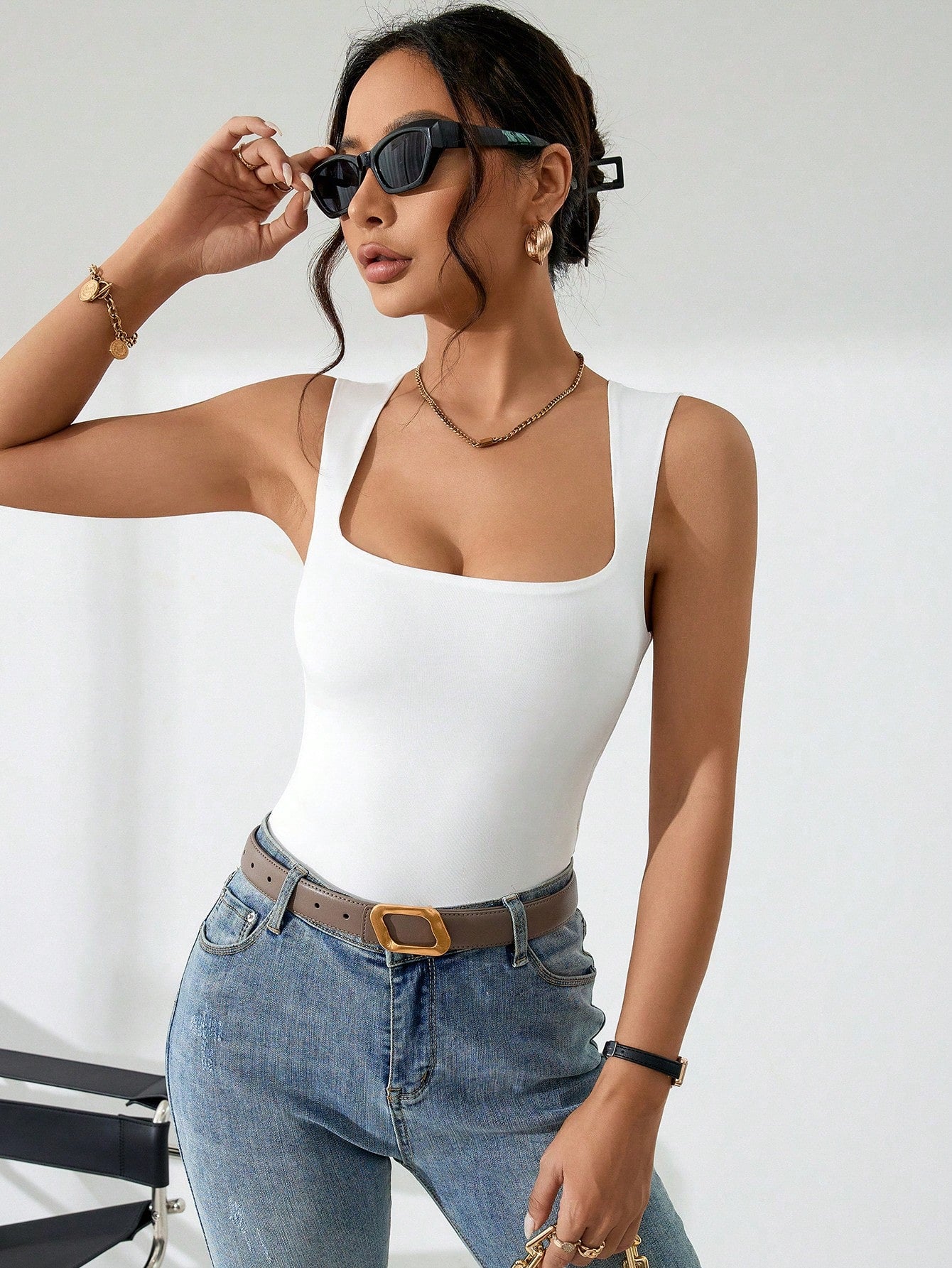 Affinna Solid Square Neck Tank Top