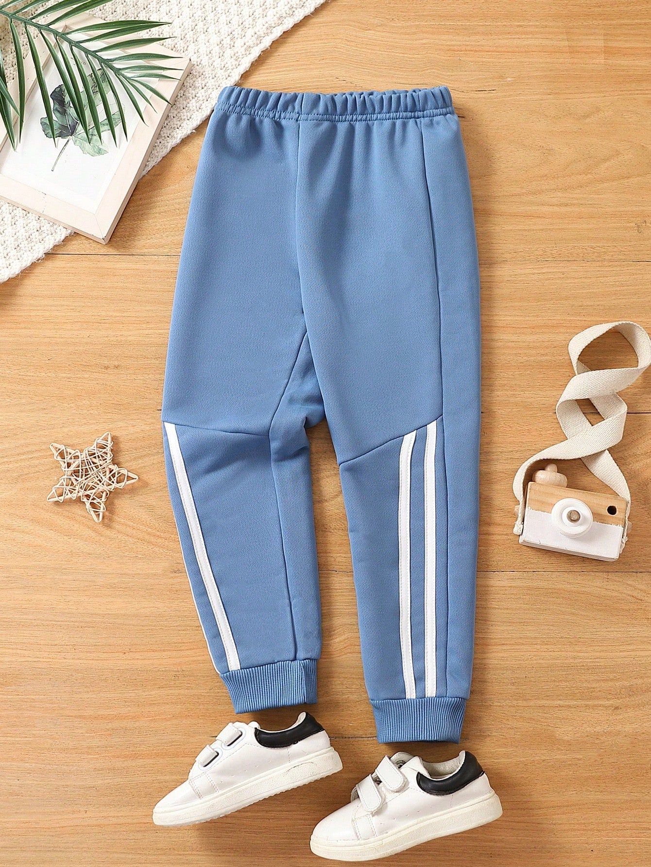 Young Boy Gray Striped Sports & Casual Fashionable Jogger Pants, Suitable For Summer And Autumn