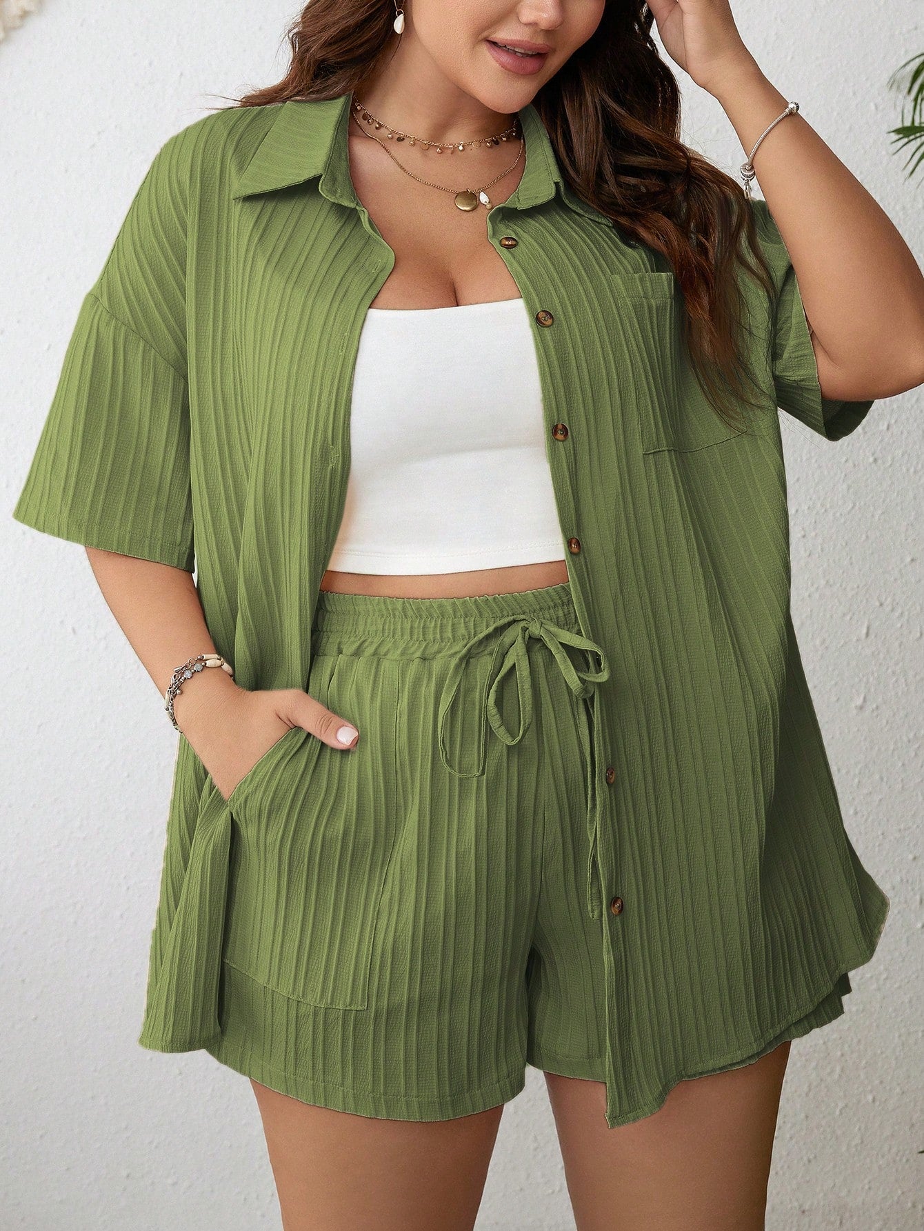 Plus Drop Shoulder Shirt &amp; Drawstring Waist Shorts Two Piece Outfits