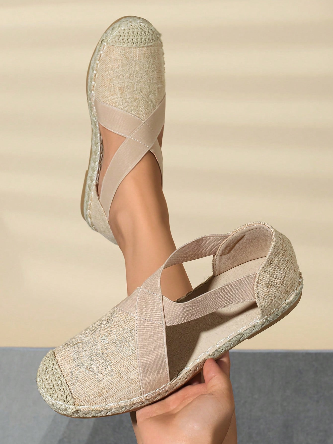 Fashionable Soft-sole Embroidered Round Toe Slip-on Flat Espadrille Shoes For Spring And Autumn