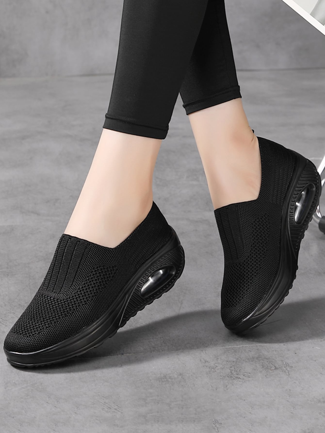 Women's sports shoes with sloping heels and thick soles for outdoor comfort, breathability, fashion, and anti slip elderly shoes