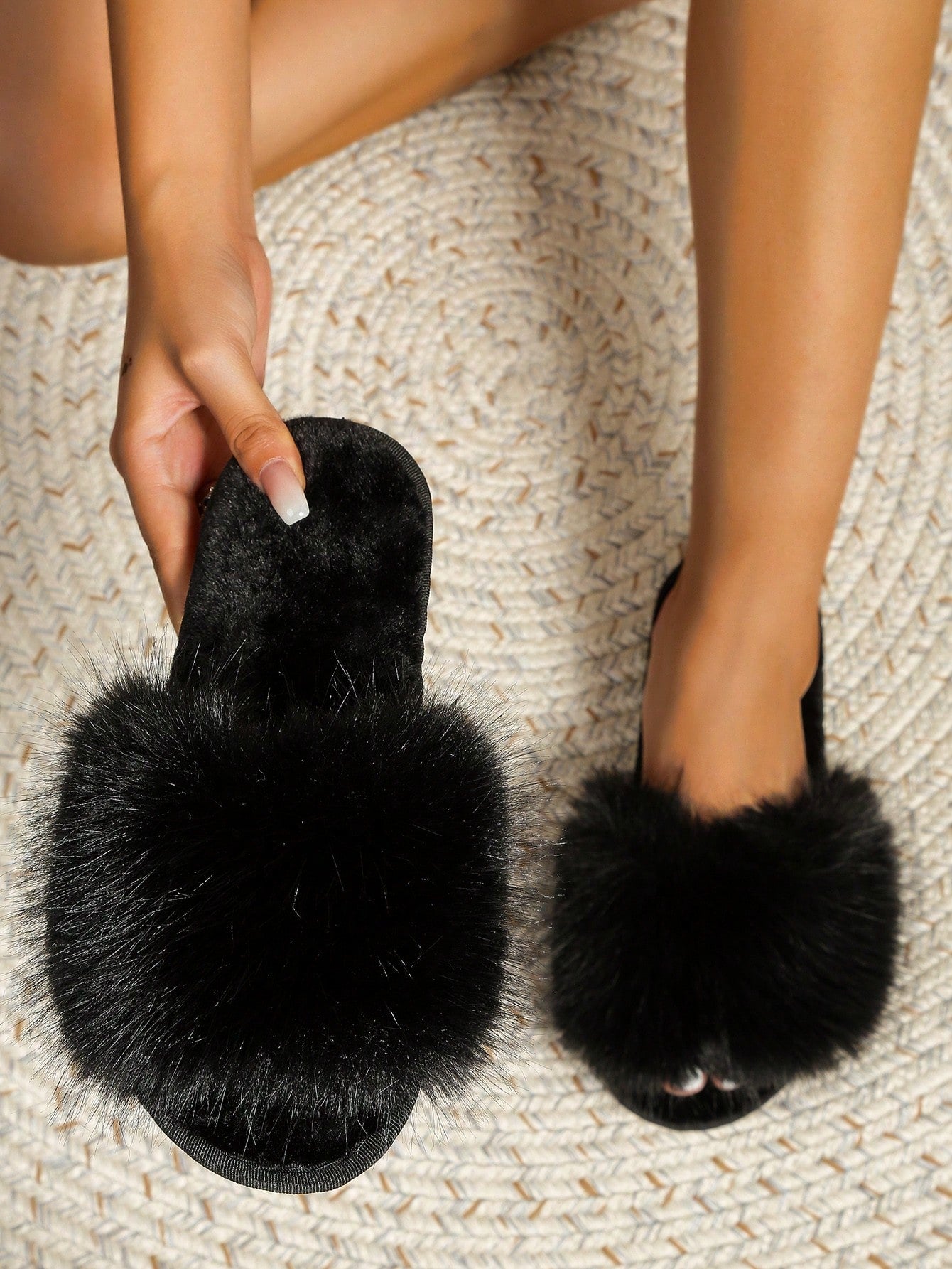 Women's Autumn/winter Home Plush Flat Slippers With One-strap