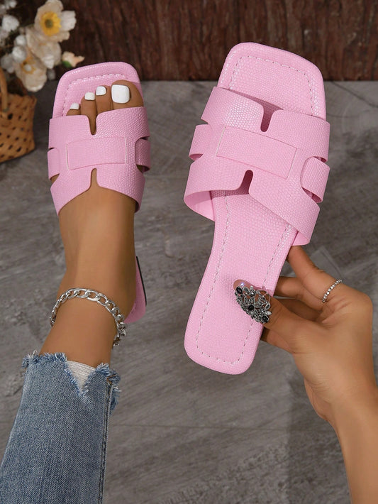 Flat Sole Open Toe Slipper With Cross Strap Design For Casual Outdoor Wear