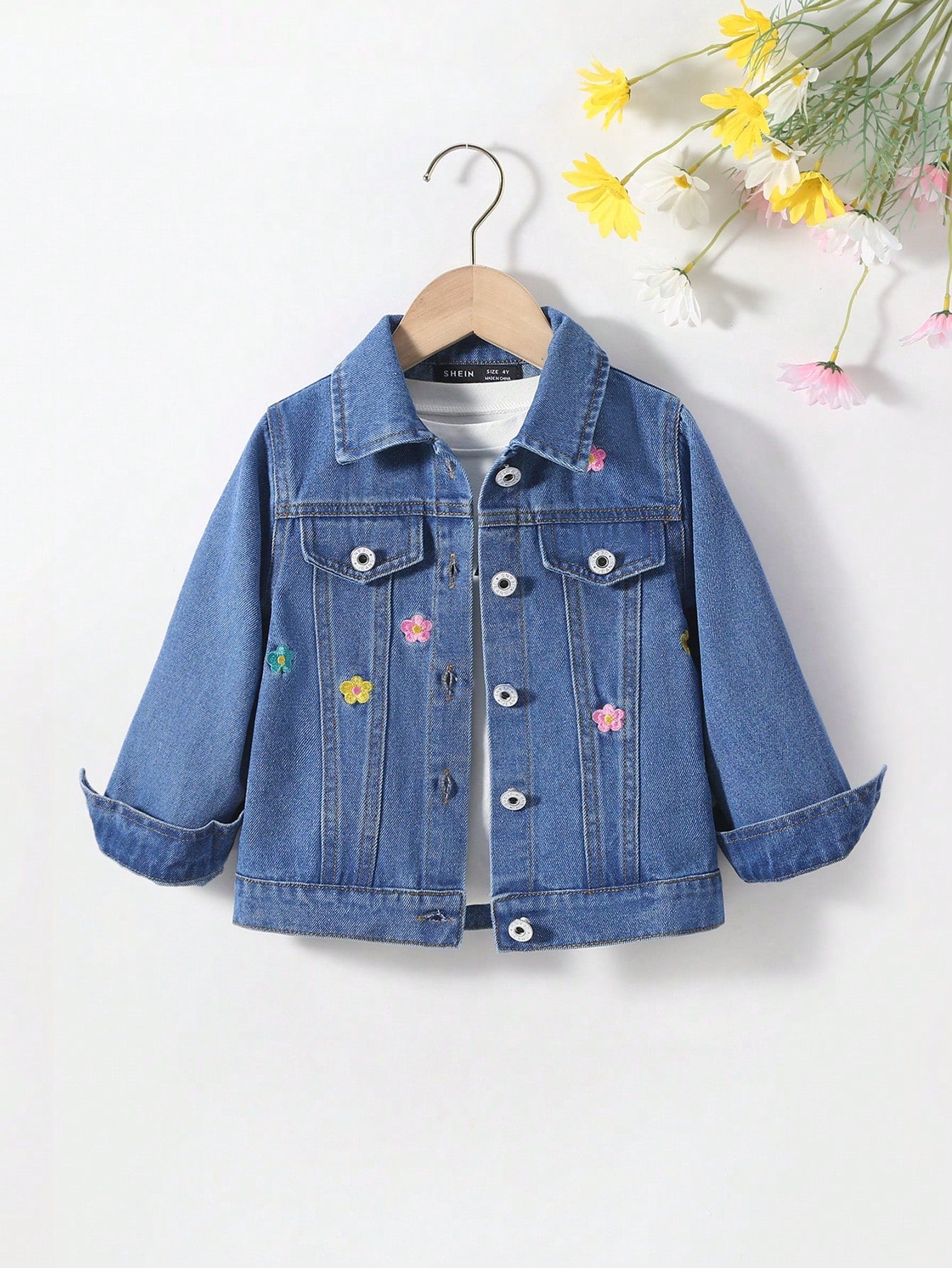 Young Girls' Floral Embroidered Single-Breasted Denim Jacket