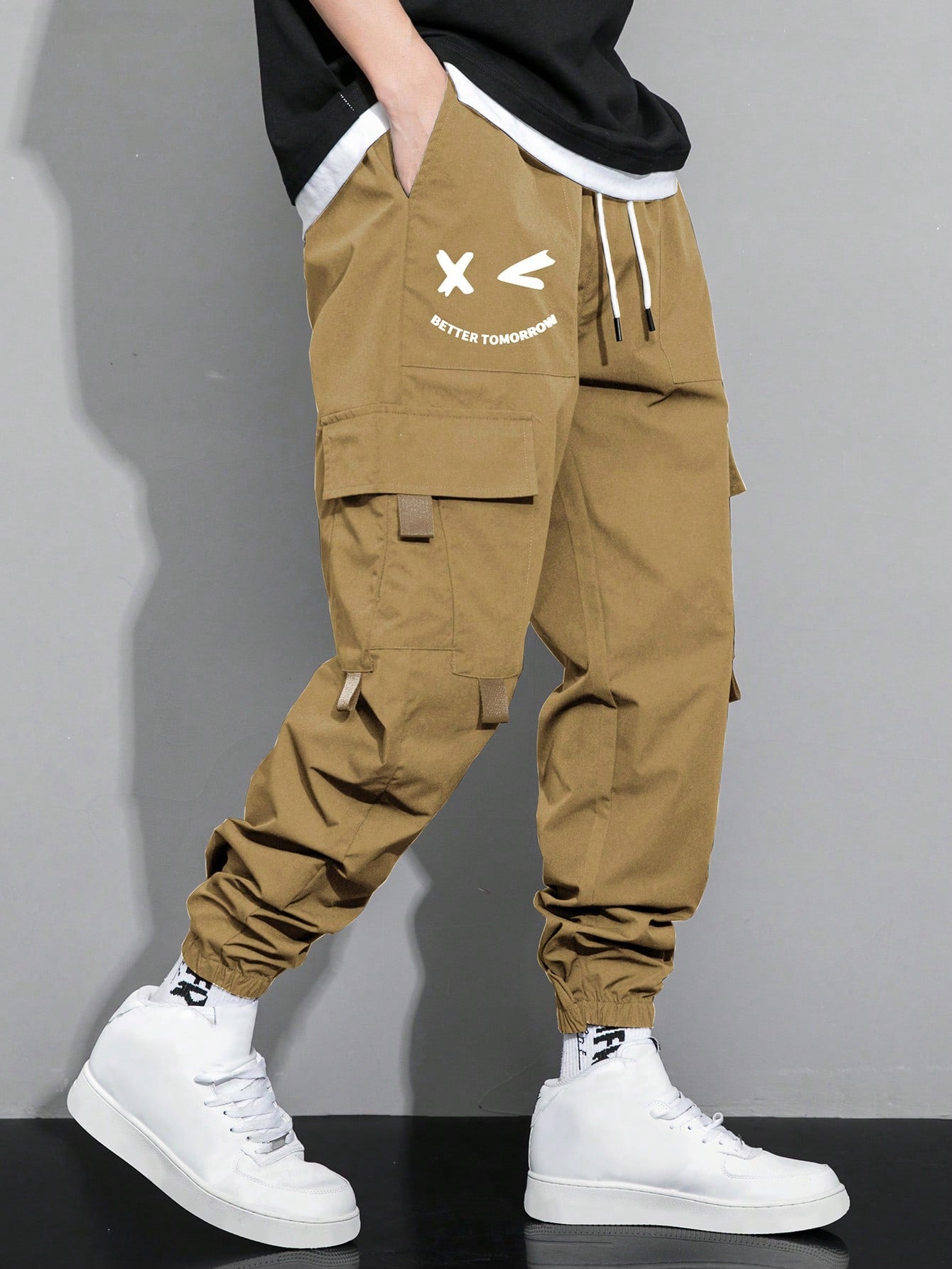 Men's Loose Fit Expression Printed Cargo Pants With Flap Pockets And Drawstring Waist