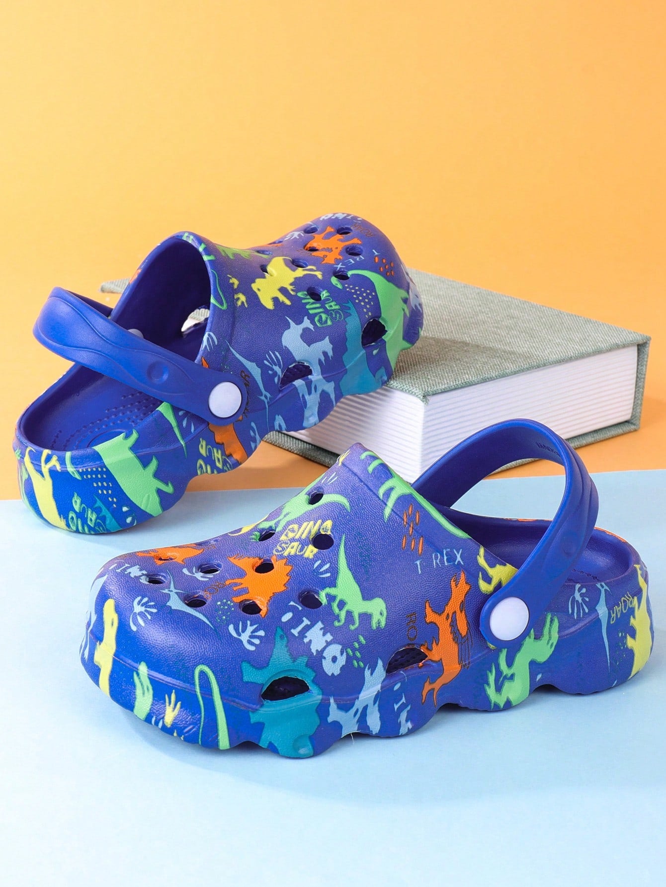 Girls Hollow Out Dinosaur & Letter Graphic EVA Vented Clogs For Outdoor