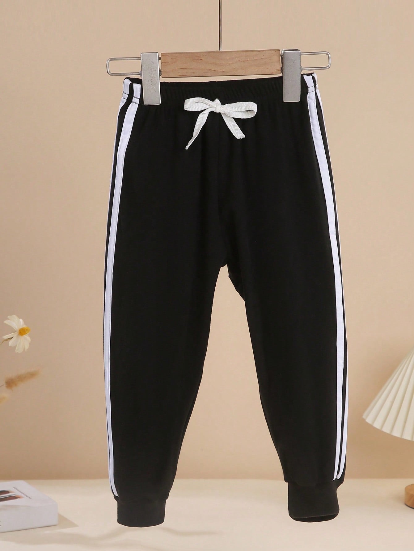 Young Boy Contrast Tape Knot Front Sweatpants