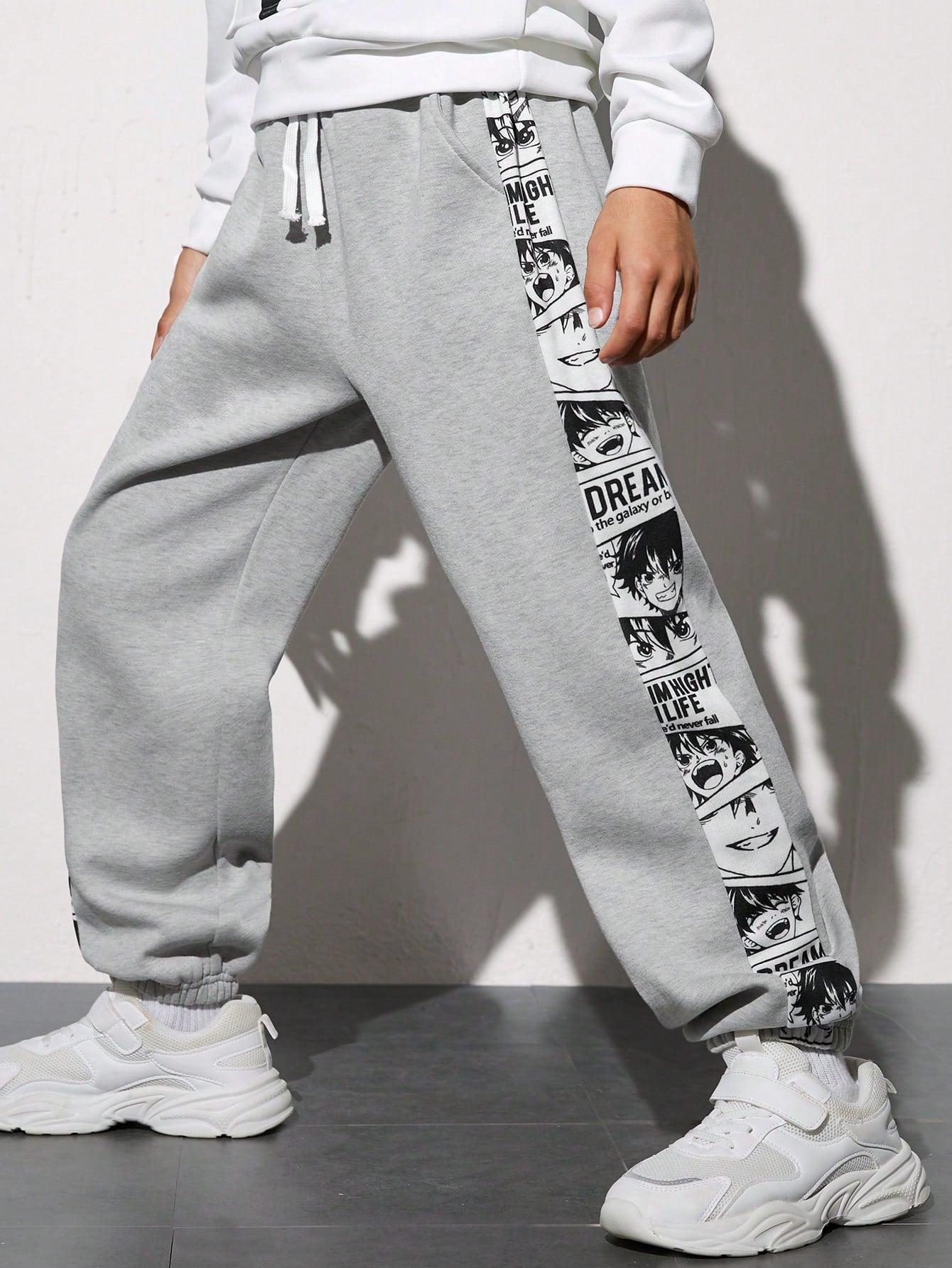 Tween Boy Figure and Slogan Graphic Drawstring Waist Sweatpants