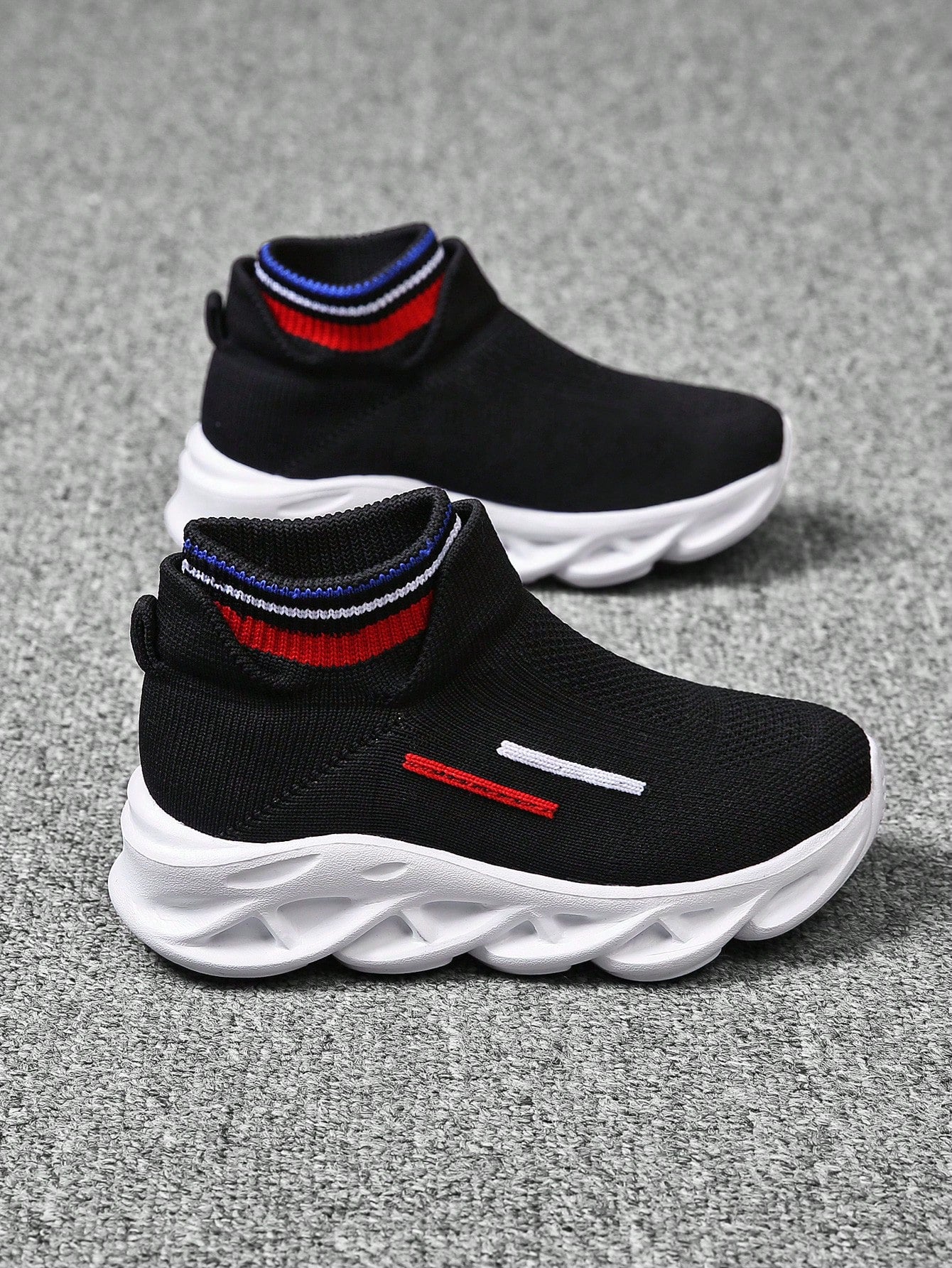 Kids Running Shoes Boys Stripe Pattern Slip On Running Shoes