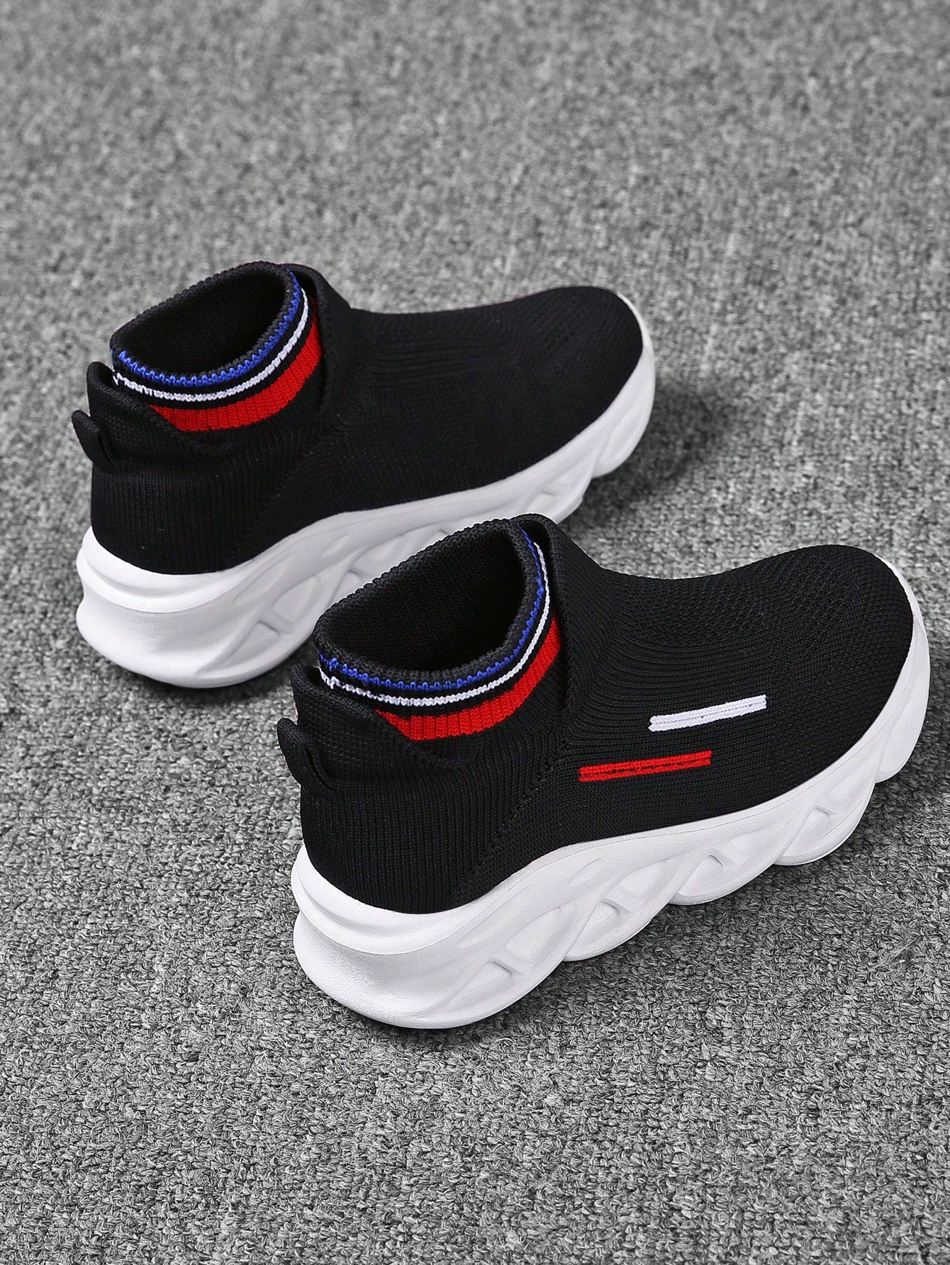 Kids Running Shoes Boys Stripe Pattern Slip On Running Shoes