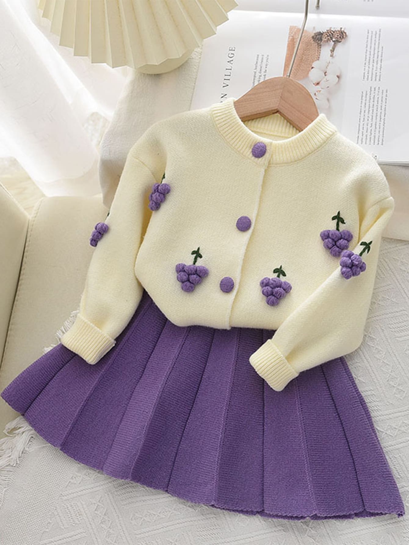 2pcs/Set Young Girl Cute Long Sleeve Fruit Print Top And Pleated Skirt Set, Autumn/Winter