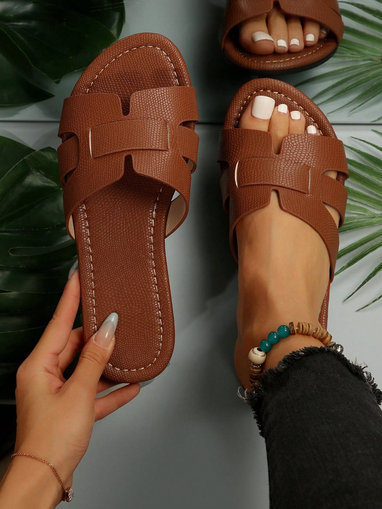 Outdoor Comfortable & Stylish Strappy Flat Sandals For Vacation