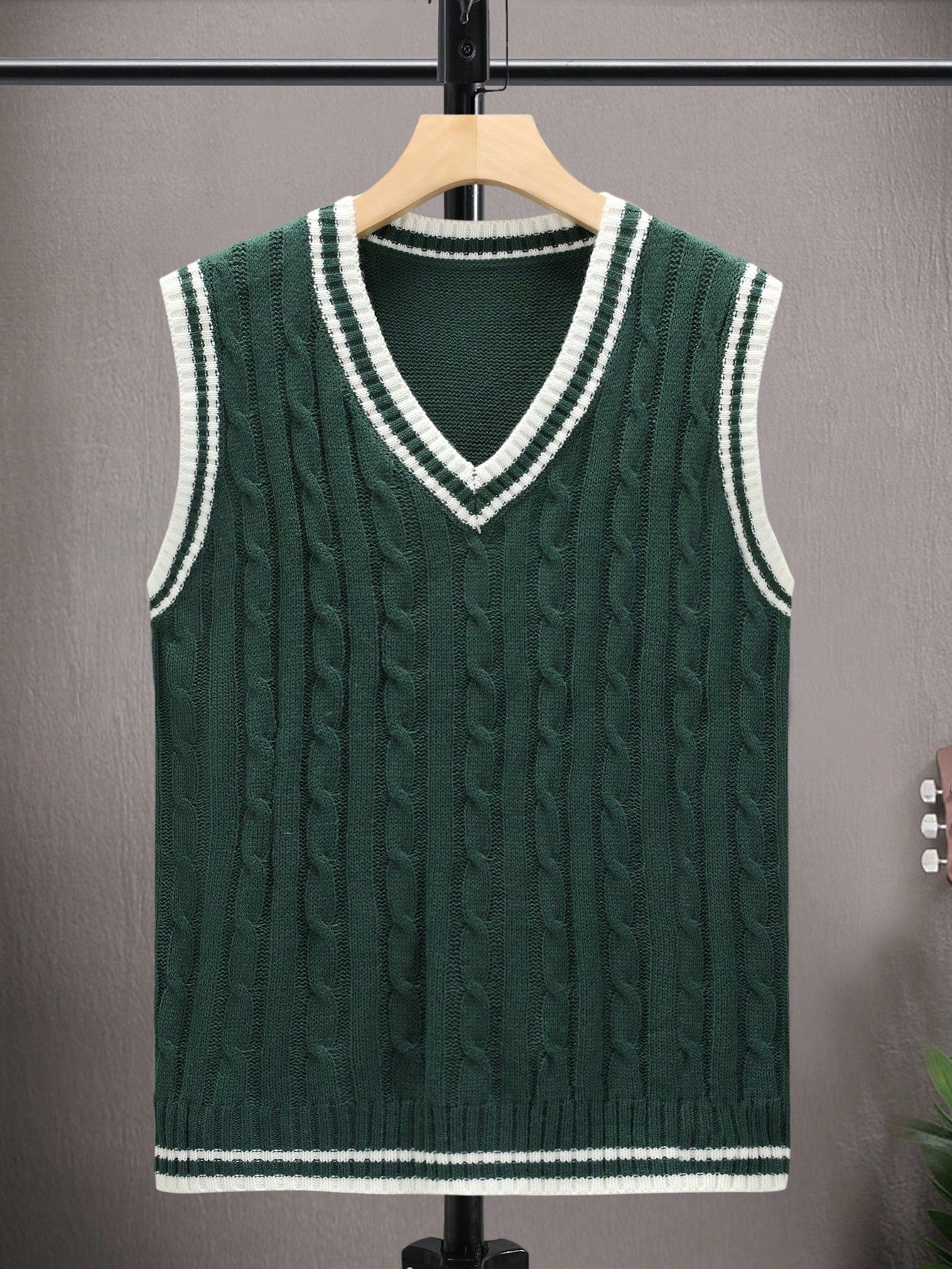 Men Contrast Trim Cable Knit Cricket Sweater Vest