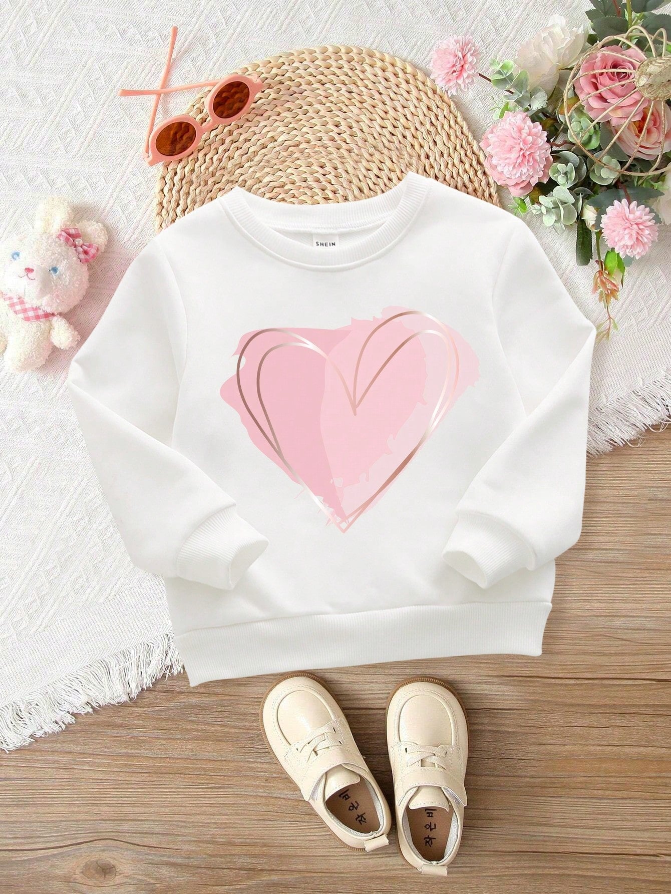 Young Girl 1pc Pink Ombre Heart Printed Round Neck Sweatshirt For Autumn And Winter