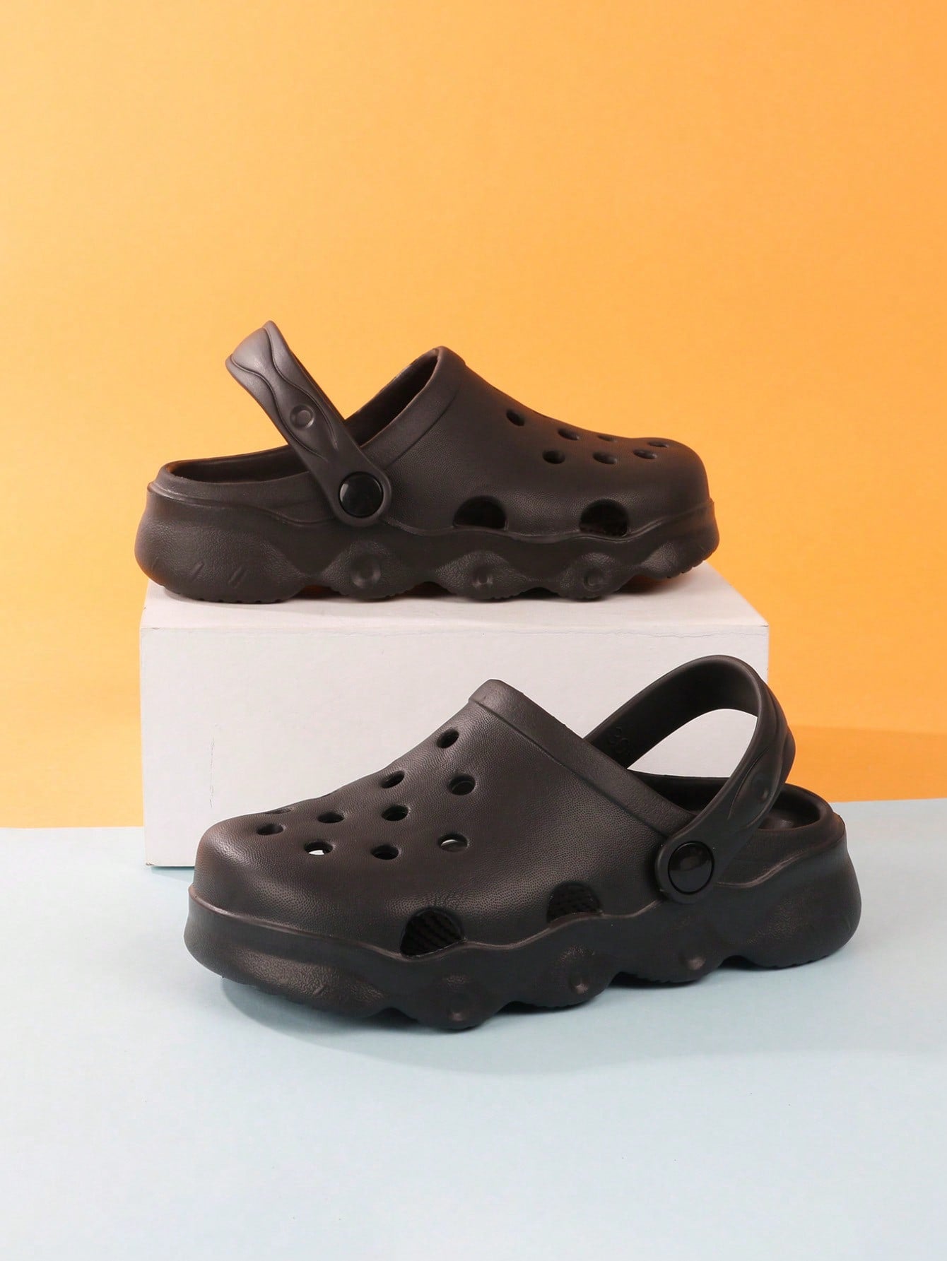 Kids' Ventilation Hole Shoes With Wavy Rubber Sole