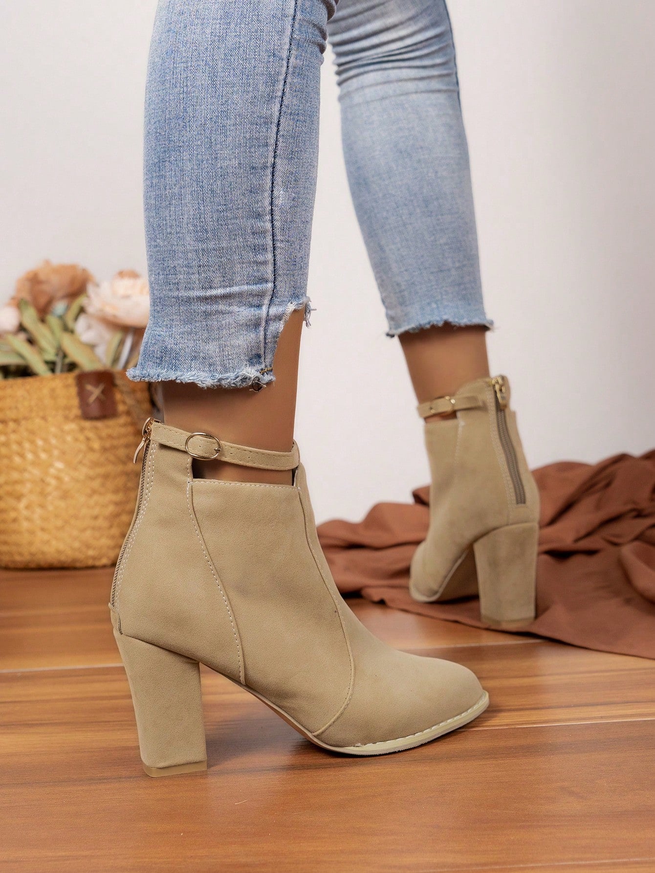 Fashionable Women's Outdoor Spring & Autumn Boots