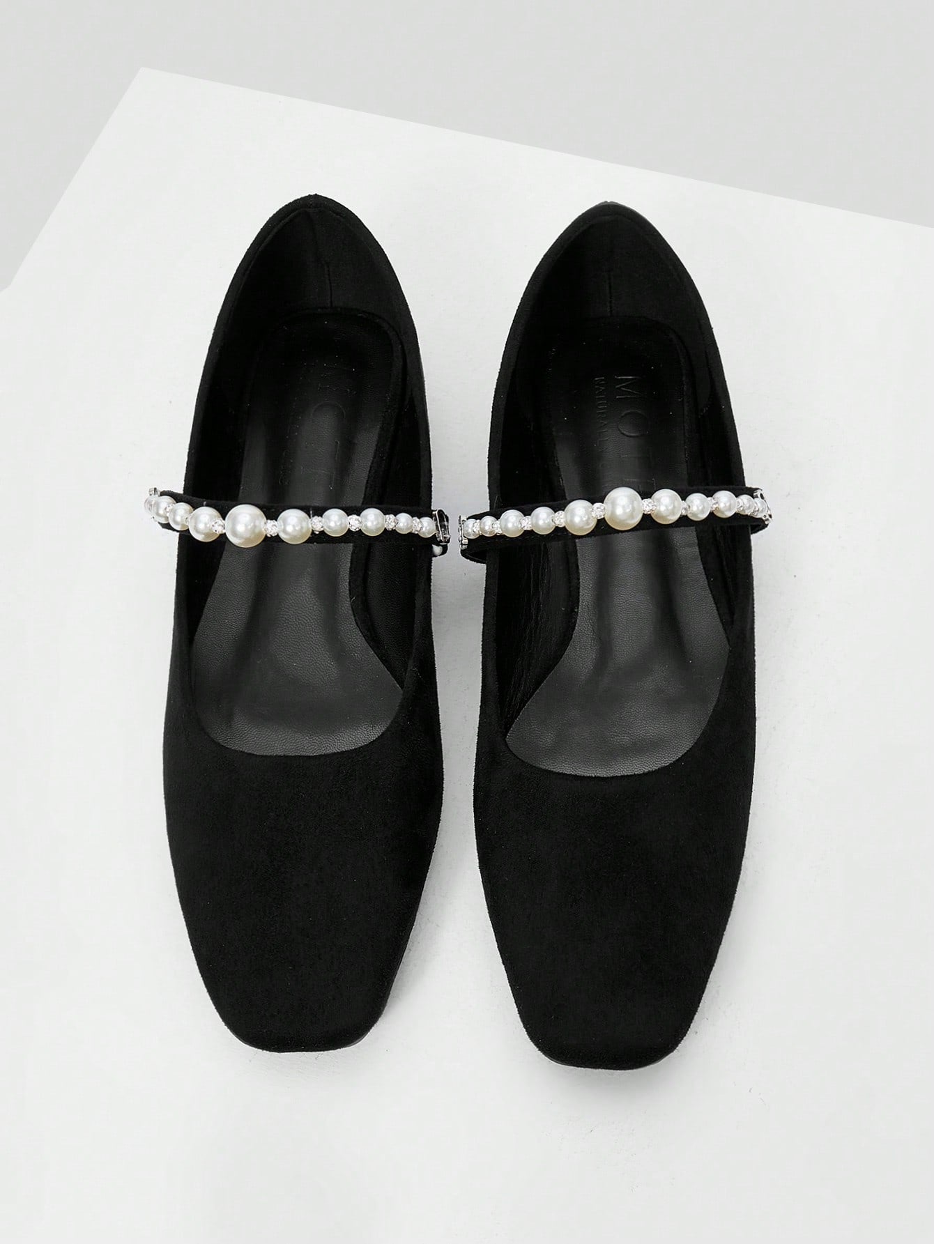 WOMEN'S FLAT SOLE SHOES WITH PEARL DECORATION