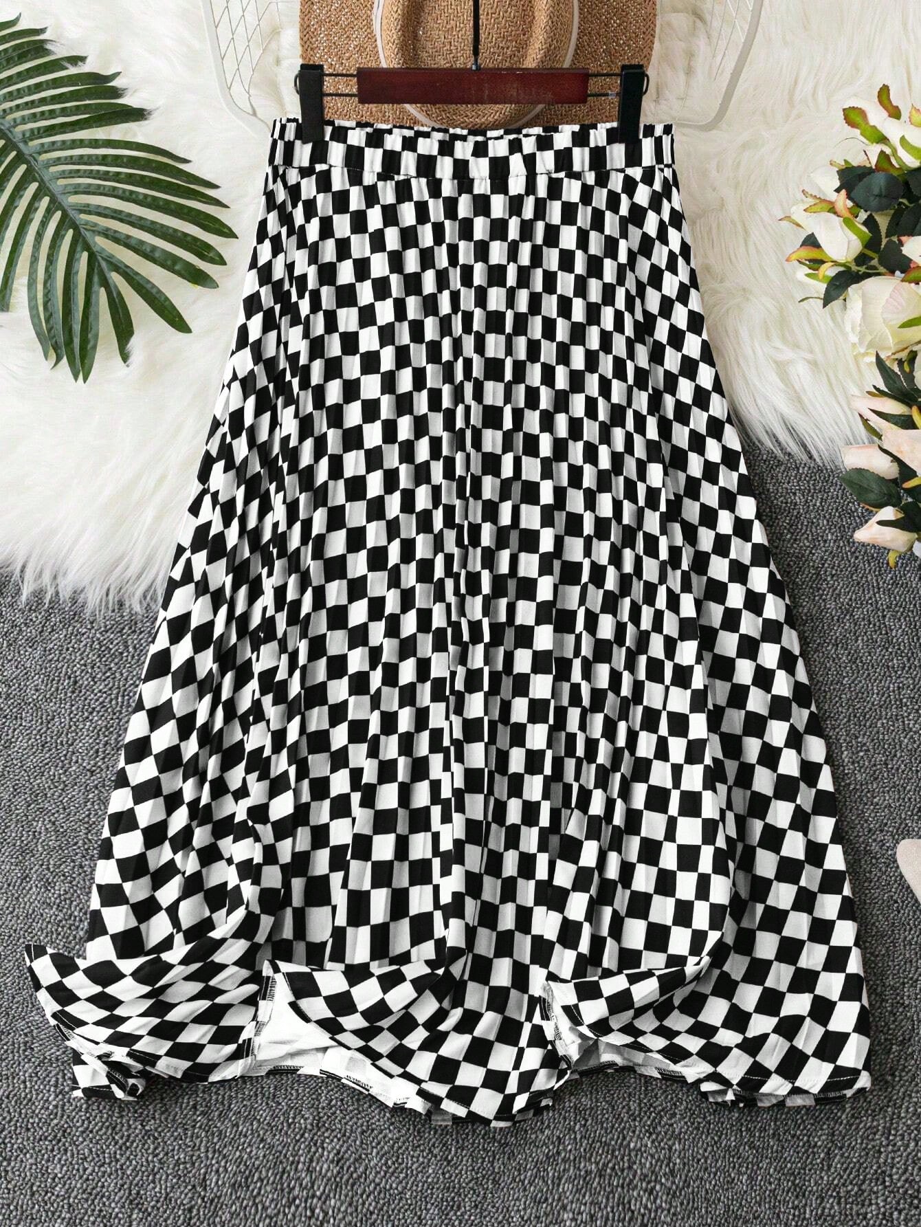 Plus Checkerboard Print Pleated Skirt