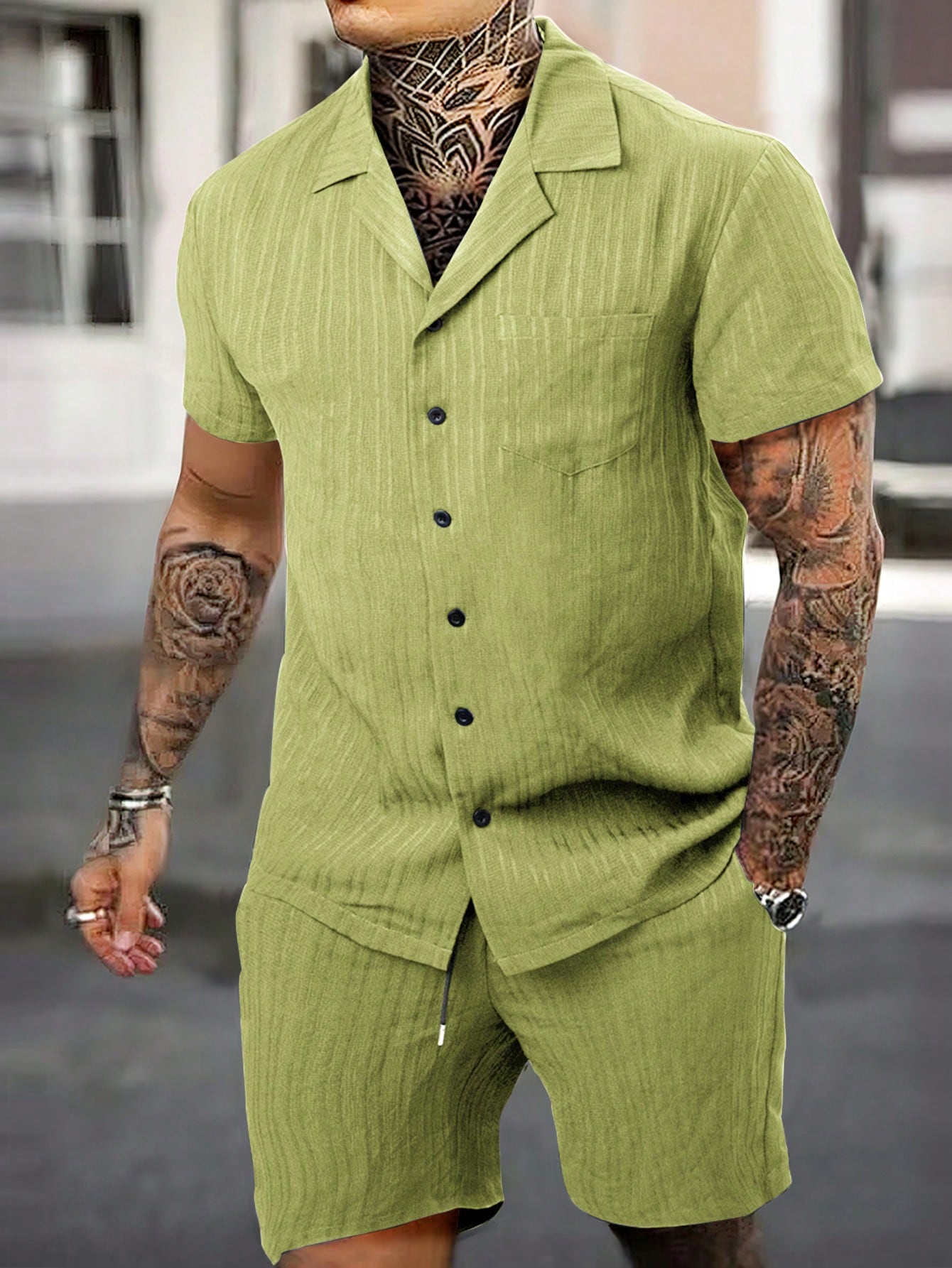 Men Solid Button Up Shirt & Drawstring Waist Shorts