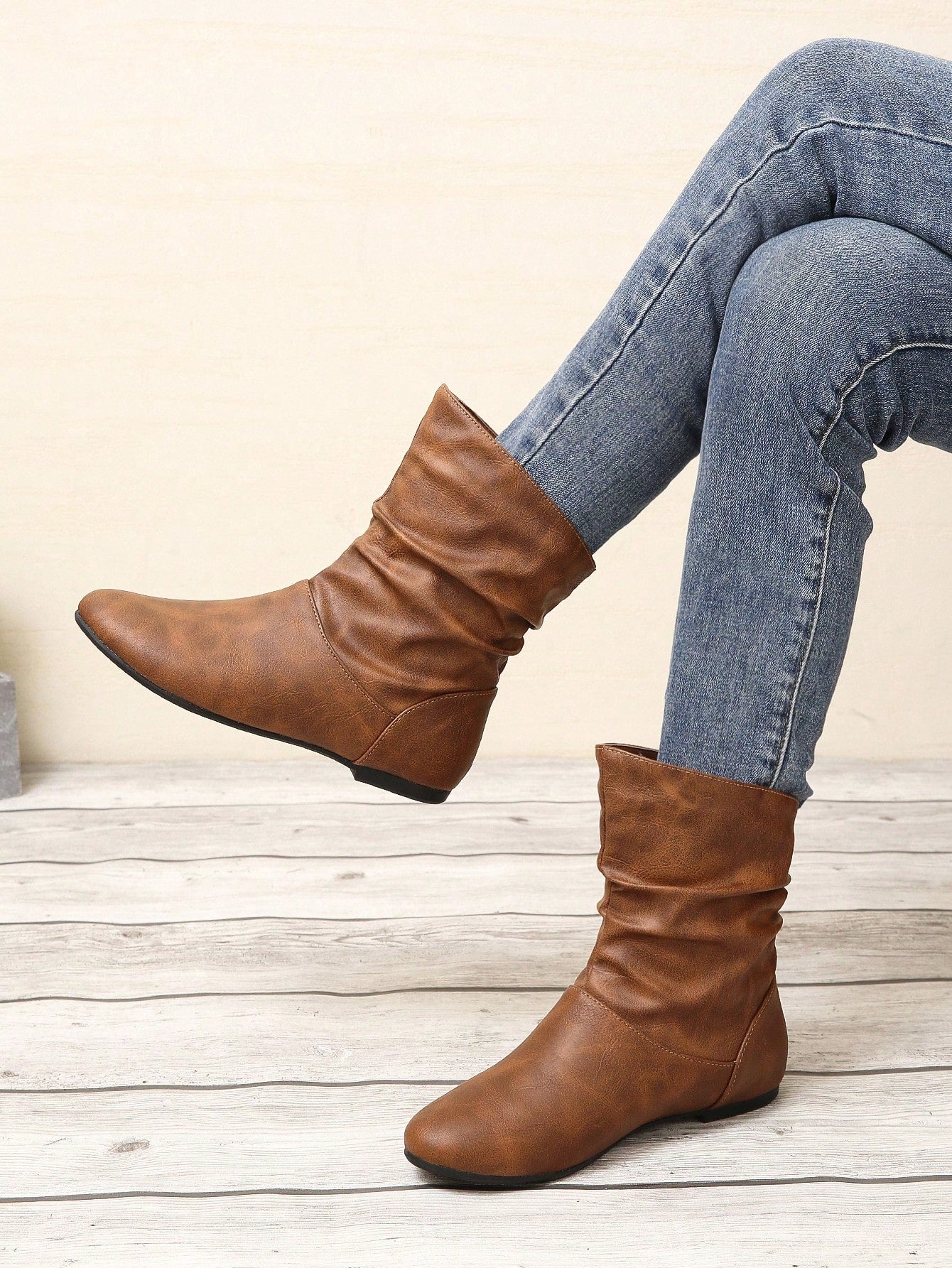 Beige Crinkled Flat Fashionable Women's Casual Boots