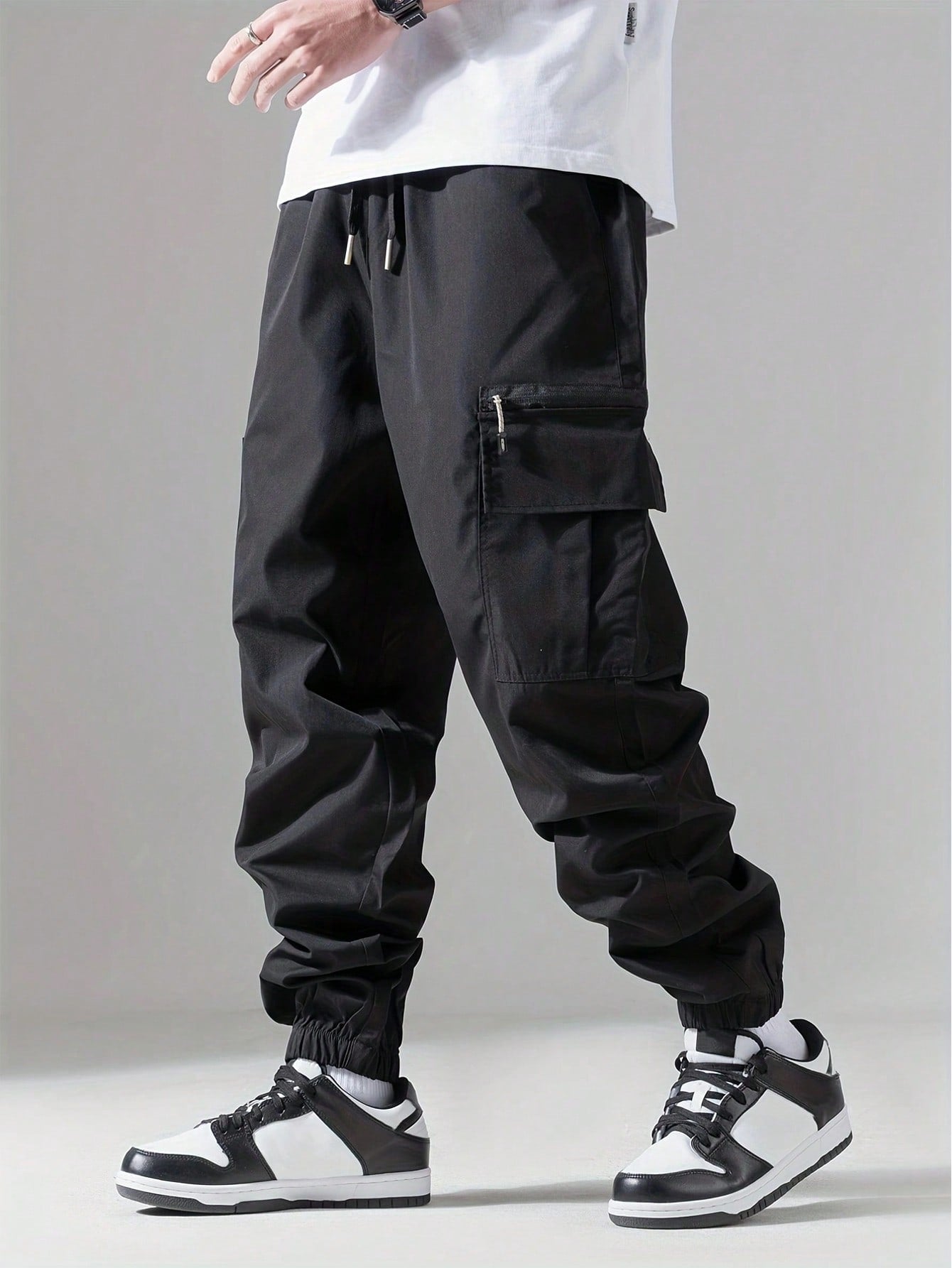 Men Flap Pocket Side Drawstring Waist Cargo Pants