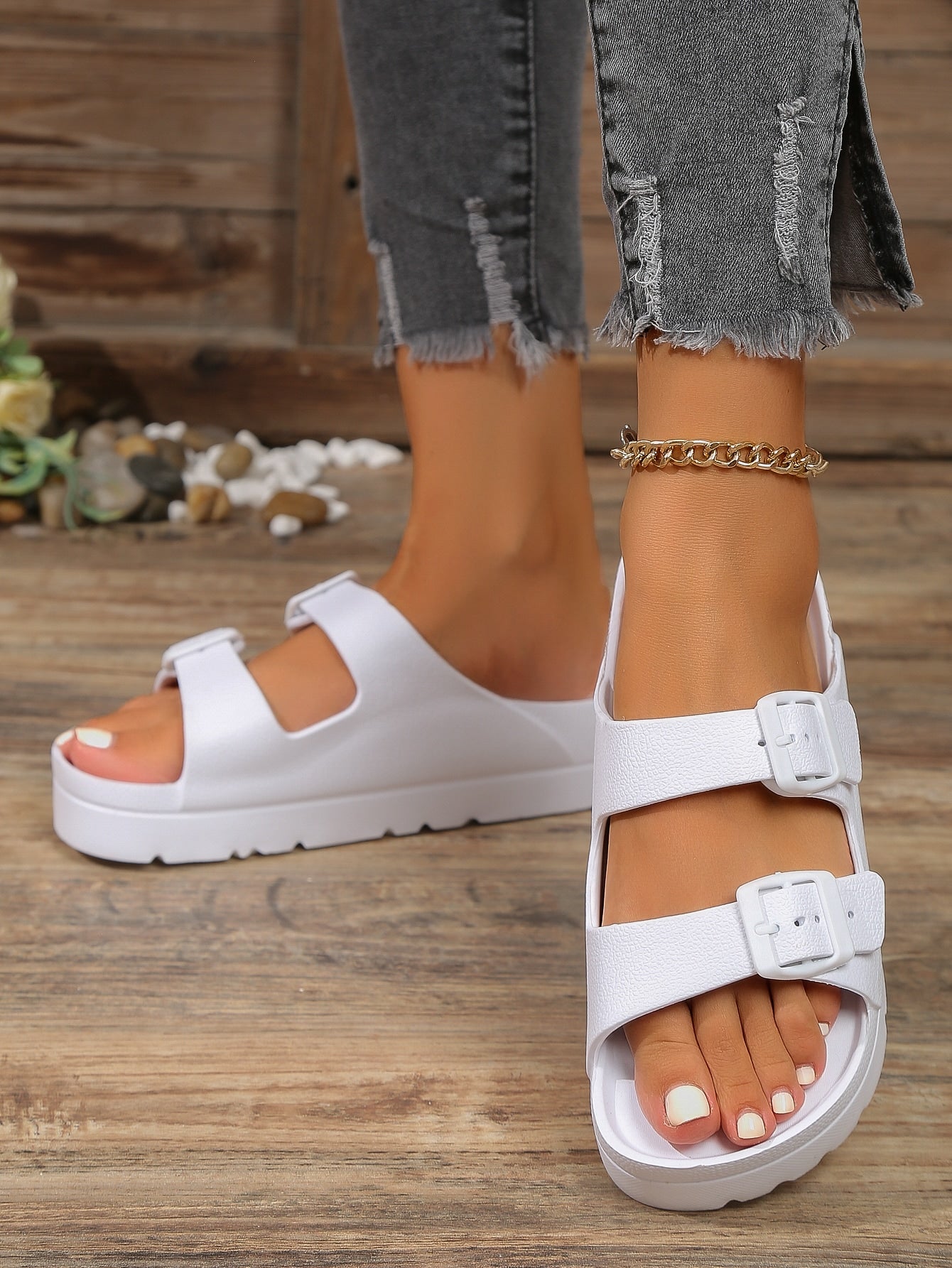 2023 New Summer White Slip-resistant, Wear-resistant, Shock-absorbing Flat Sandals With Buckle For Women, Comfortable And Stylish, Suitable For Outdoor And Indoor, Eu Sizes 36-40