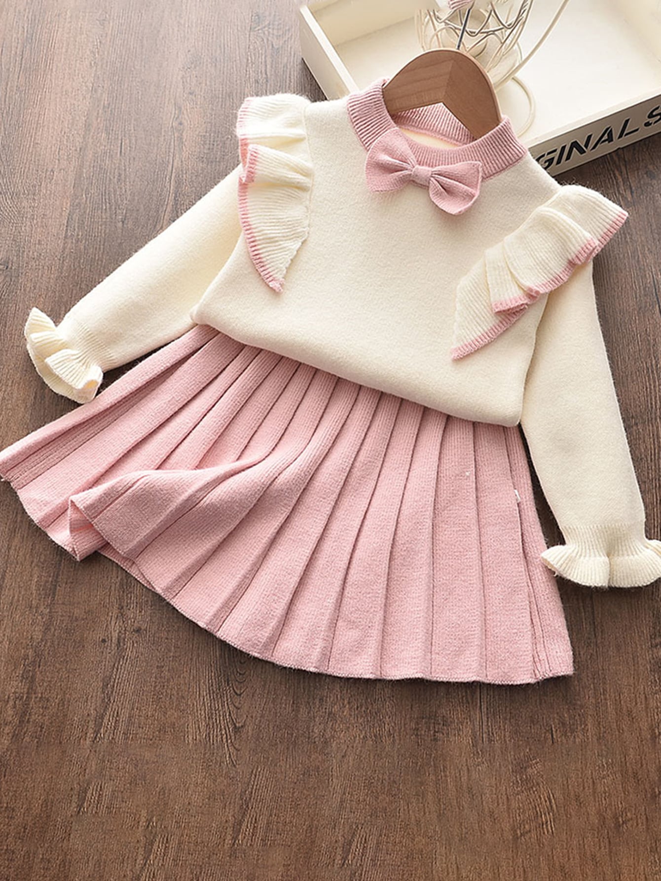 2pcs Young Girl College Style Cute Ruffle Hem Long Sleeve Top And Pleated Skirt Set With Bowknot, Fall/Winter