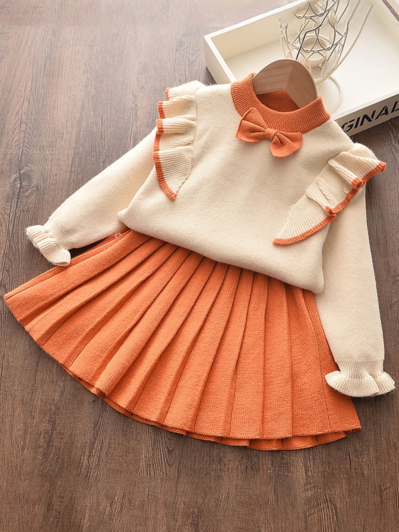 2pcs Young Girl Academy Style Cute Ruffle Hem Long Sleeve Top With Bowknot & Pleated Skirt Set, Autumn/Winter