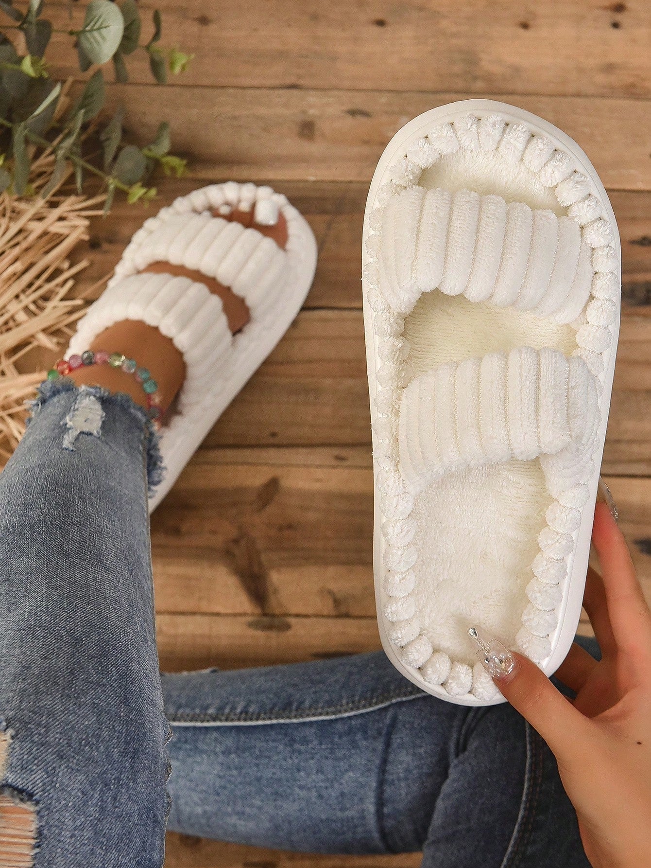 Women's Fashionable And Comfortable Anti-Slip Plush Fluffy Home Slippers With Beige Color Flat Soles, For Spring/Autumn/Winter Season