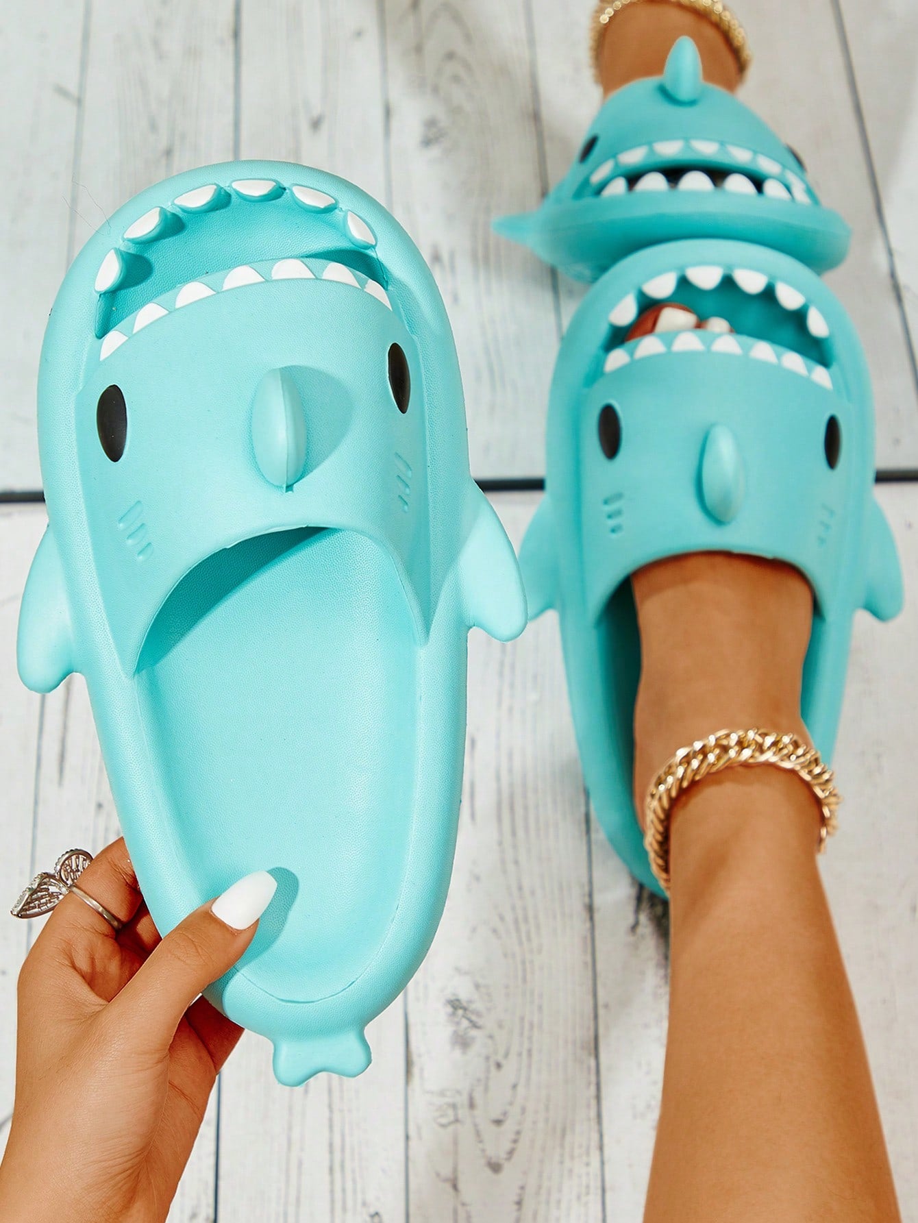 New Fun Shark Thick-Soled Beach Slippers Women's Flat Slippers