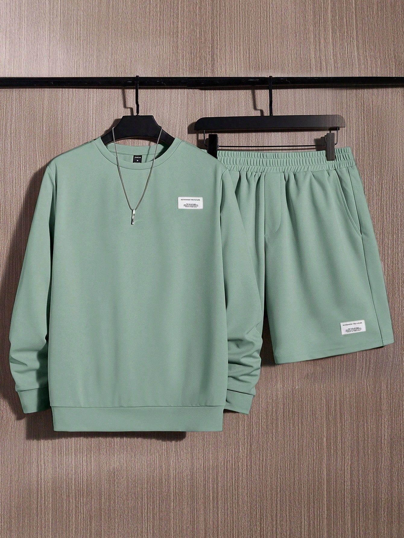 Men Letter Patched Sweatshirt & Elastic Waist Shorts