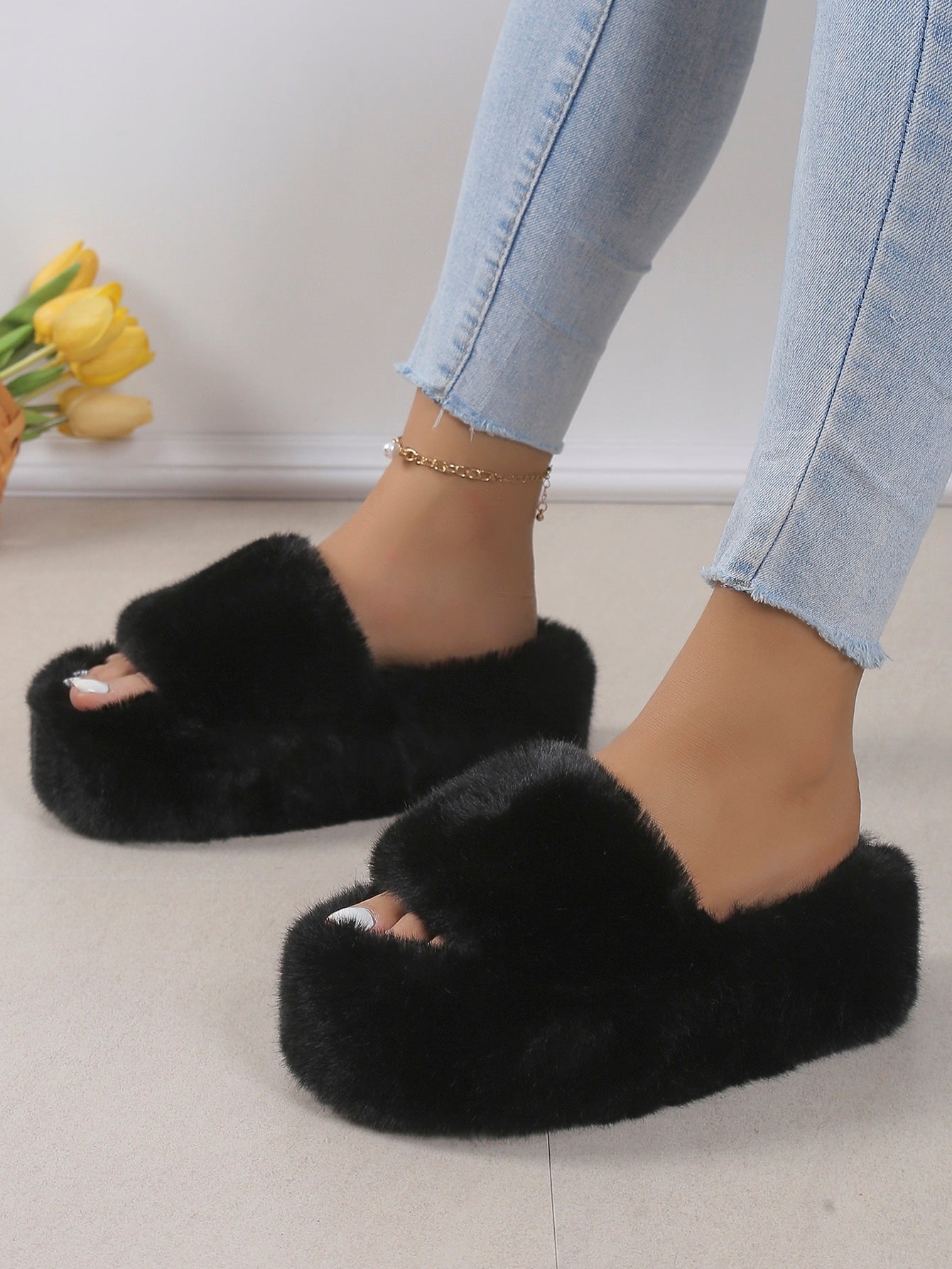 Women's Thick-Soled Furry Slippers, Soft & Casual Round-Toe, Open-Toe Fashionable House Slipper