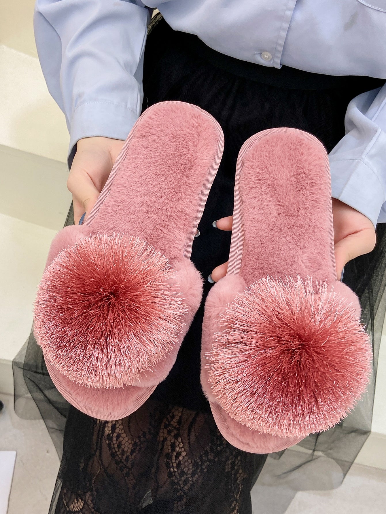 Kanwode Women's fashion slippers are anti-skid, comfortable, breathable and solid color indoor bathroom slippers are warm and winter shoes