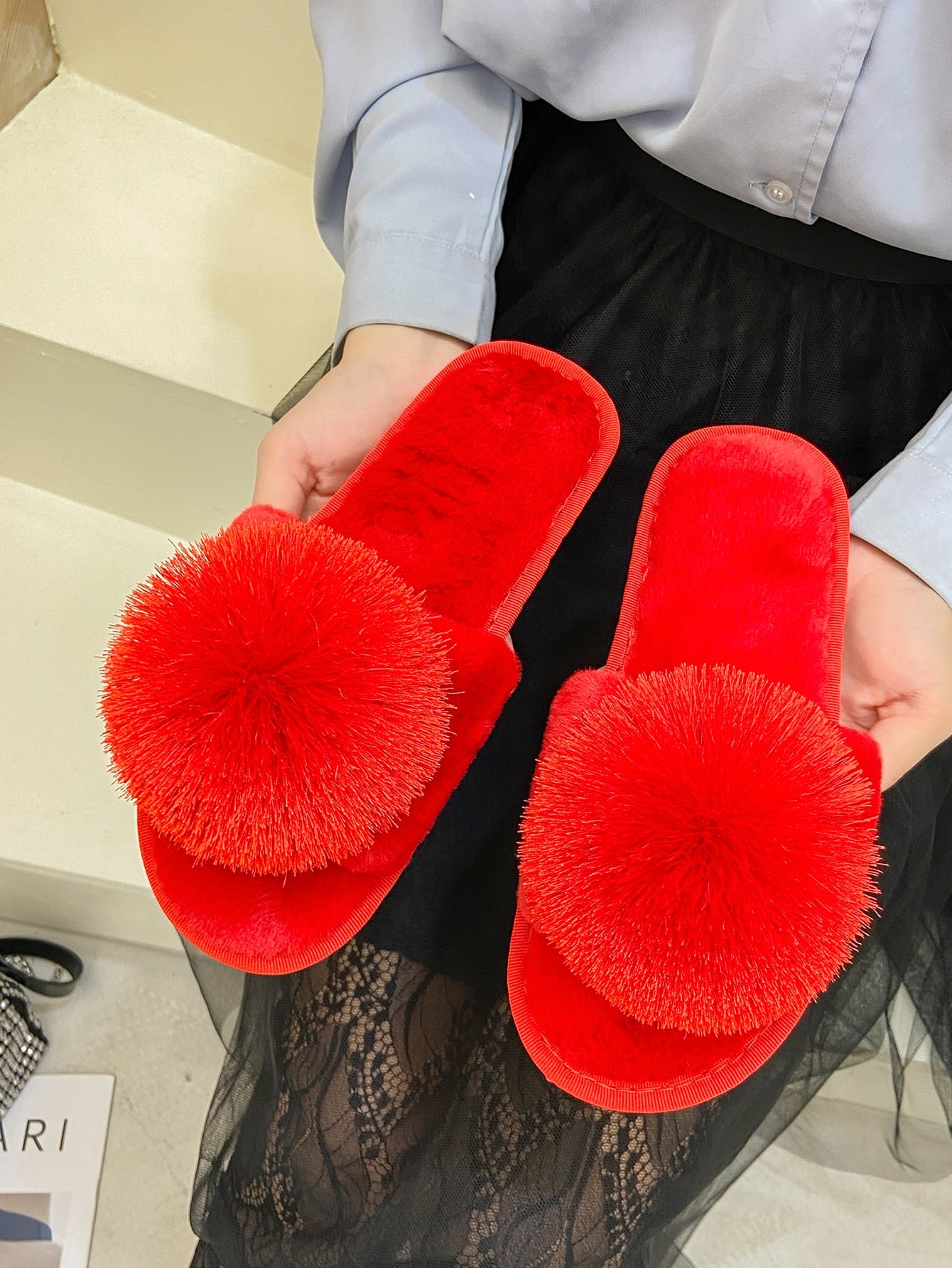 Kanwode Women's fashion slippers are anti-skid, comfortable, breathable and solid color indoor bathroom slippers are warm and winter shoes