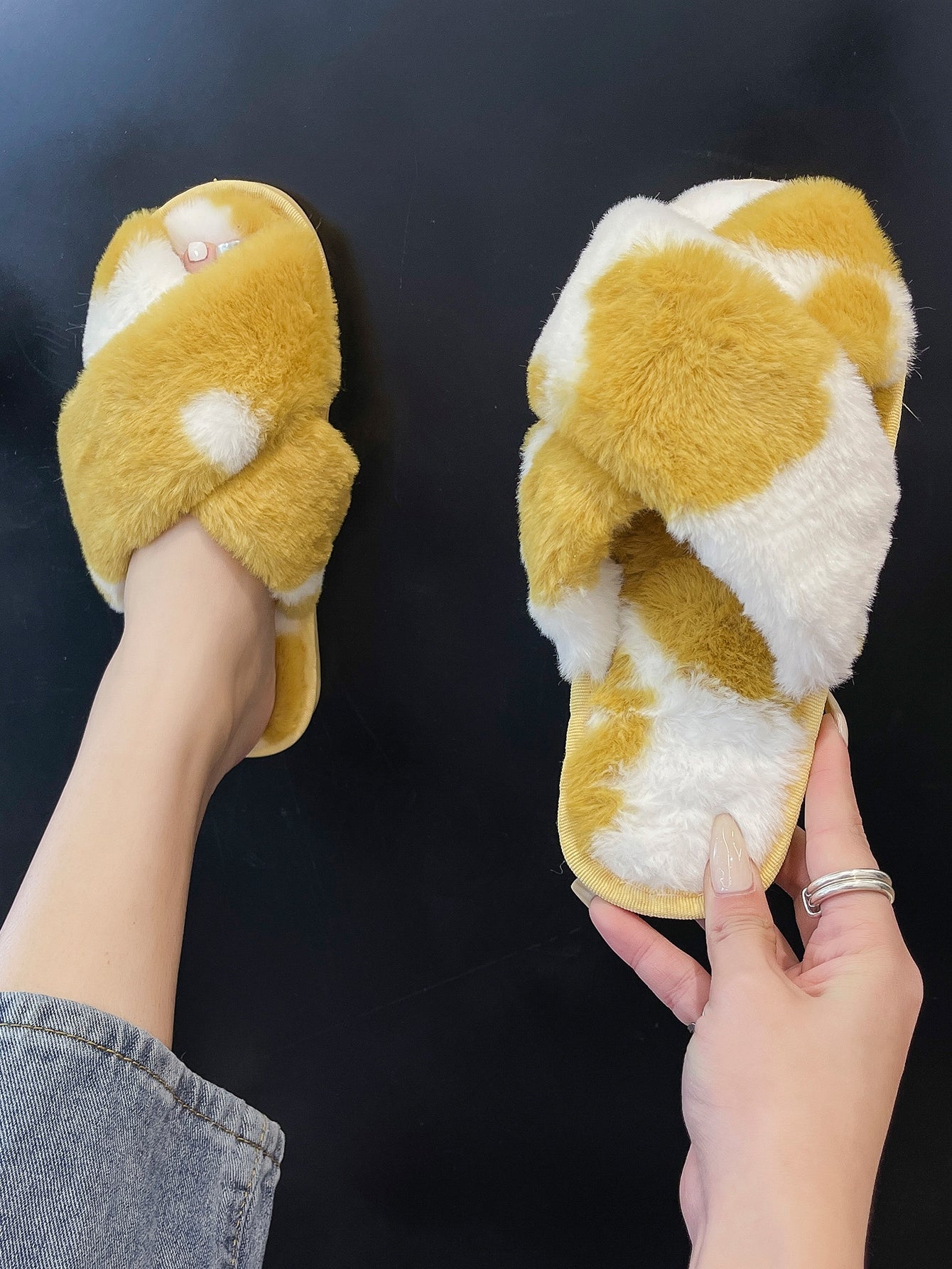 Kanwode Women's fashion slippers are anti-skid, comfortable, breathable and solid color indoor bathroom slippers are warm and winter shoes