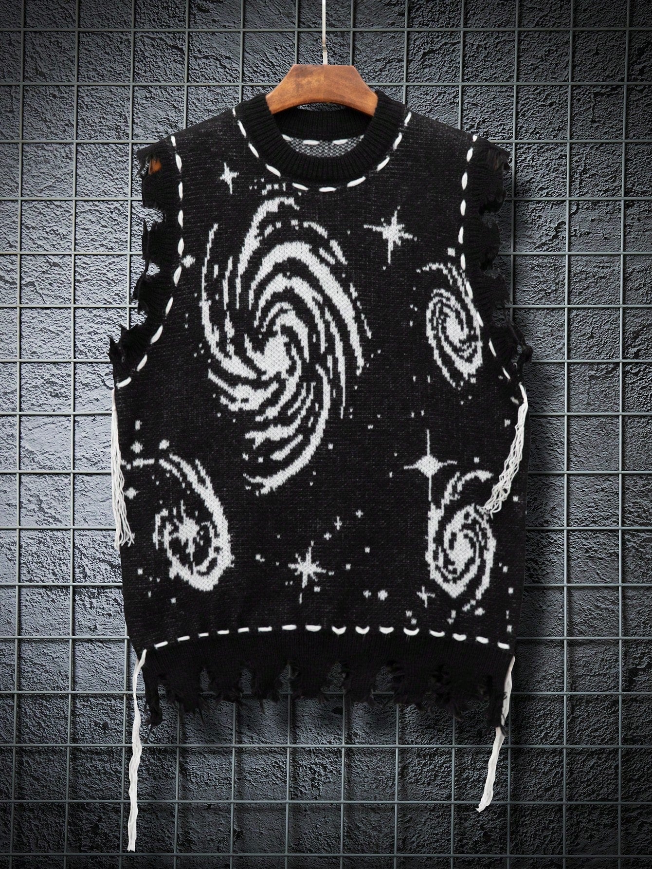 Men Graphic Pattern Distressed Trim Sweater Vest