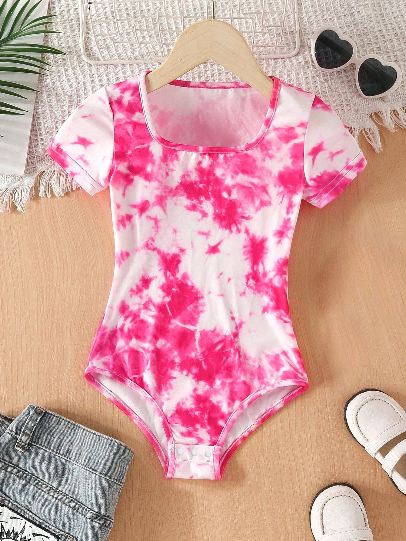 Tween Girl Solid Color Knitted Bodysuit, Cute And Sweet Pink Round Neck Casual Style For Spring And Summer