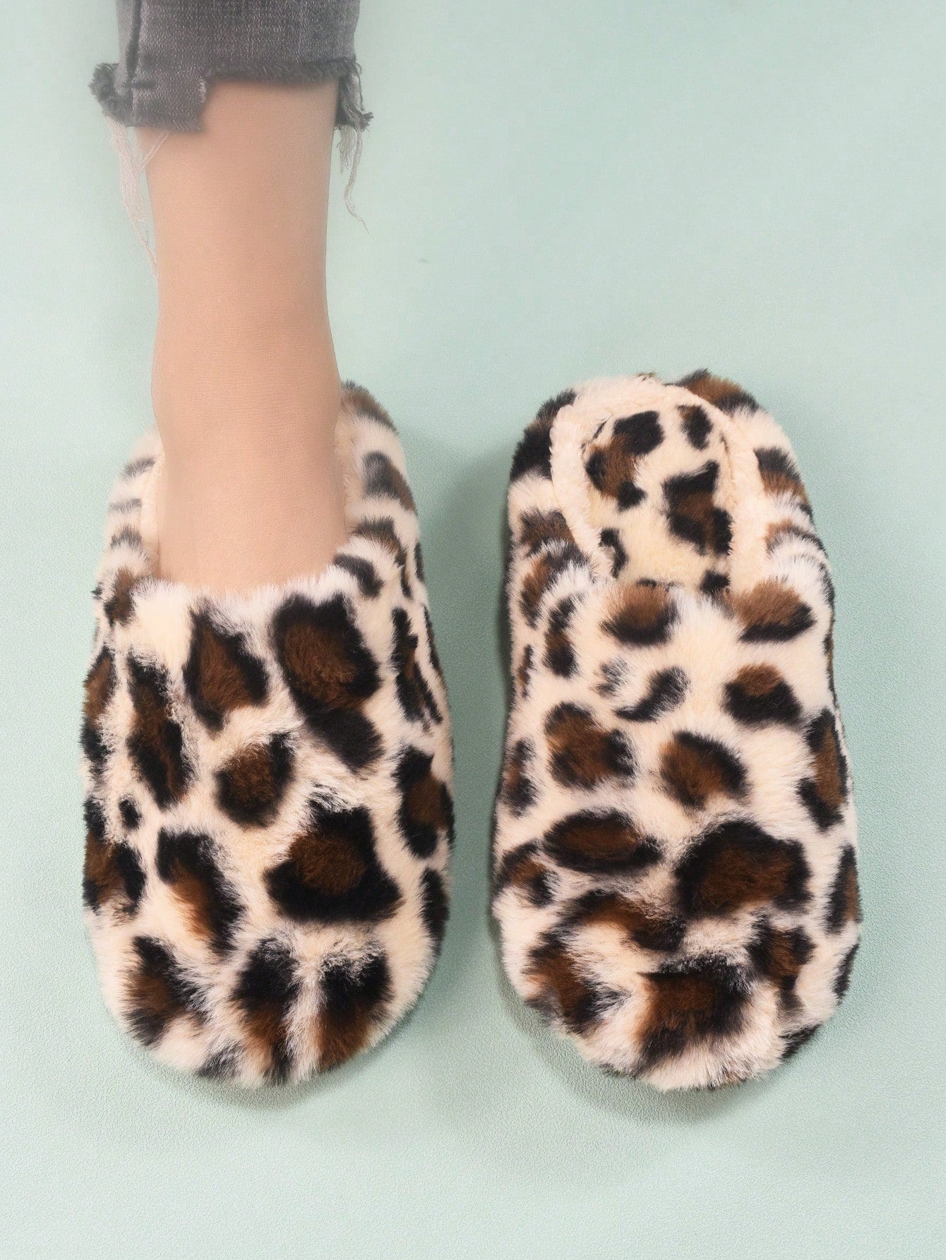 Leopard Pattern Fluffy Bedroom Slippers