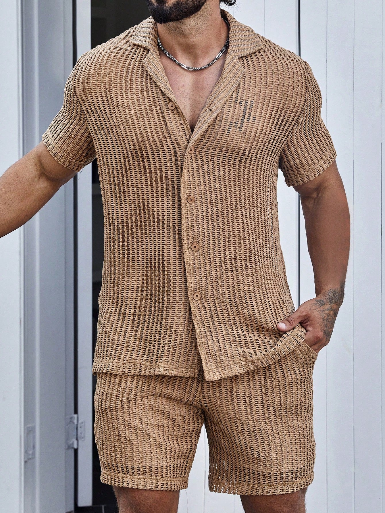 Men Solid Button Up Shirt & Shorts