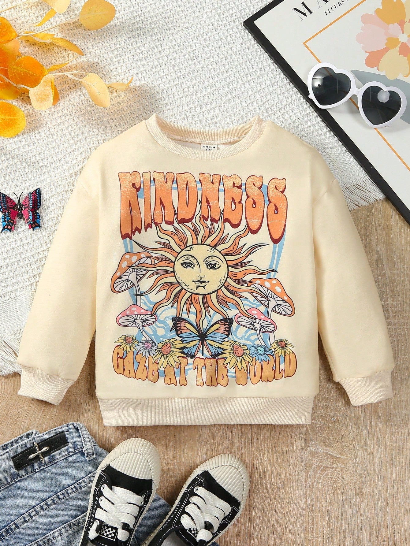 Young Girl Sun & Letter Graphic Sweatshirt