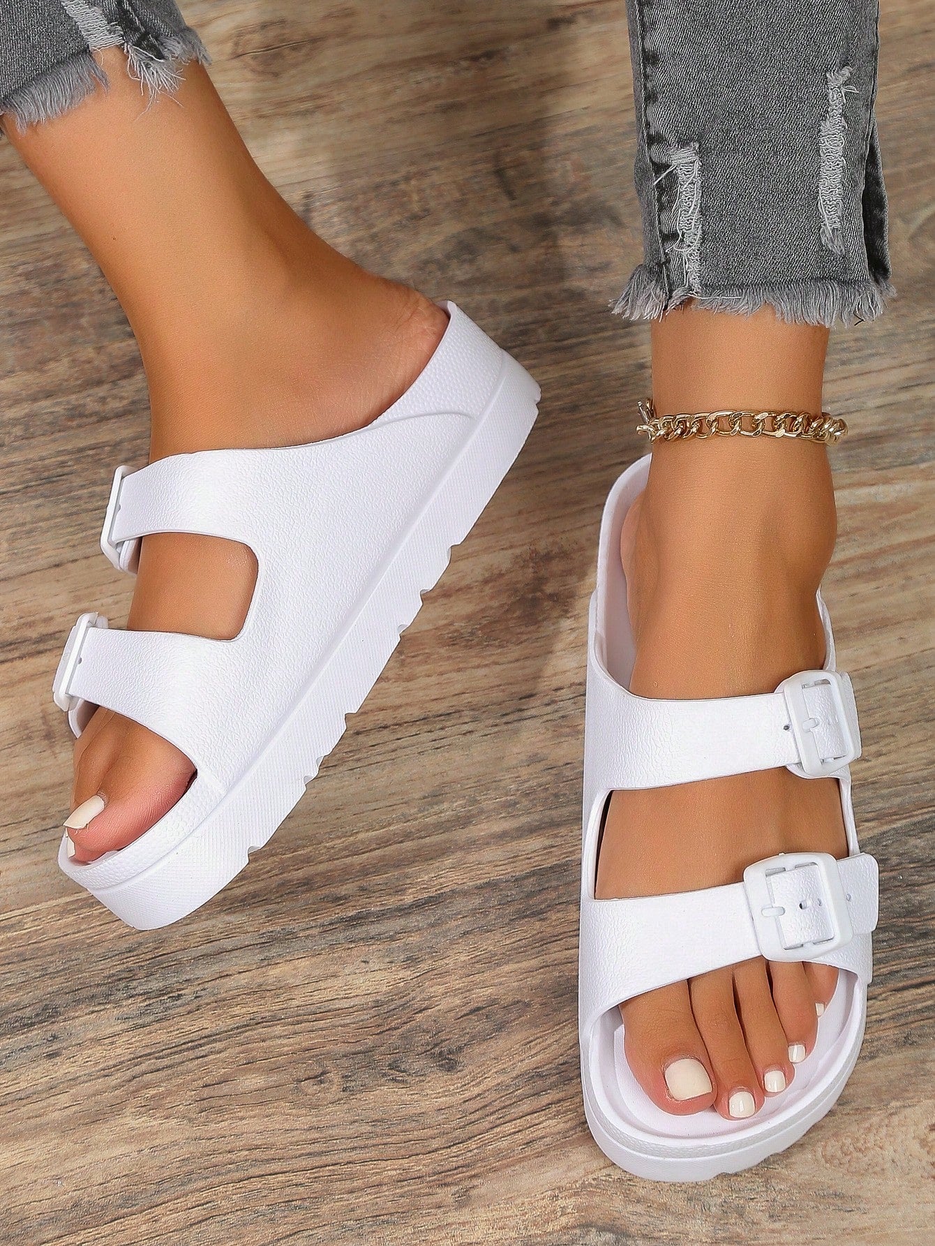New Women's Fashionable Slip-Resistant And Wear-Resistant Buckle Sandals, Ideal For Outdoor Activities, Made Of High Elasticity, Odorless EVA With Shock Absorption, Softness And Comfort, Perfect For Home Use