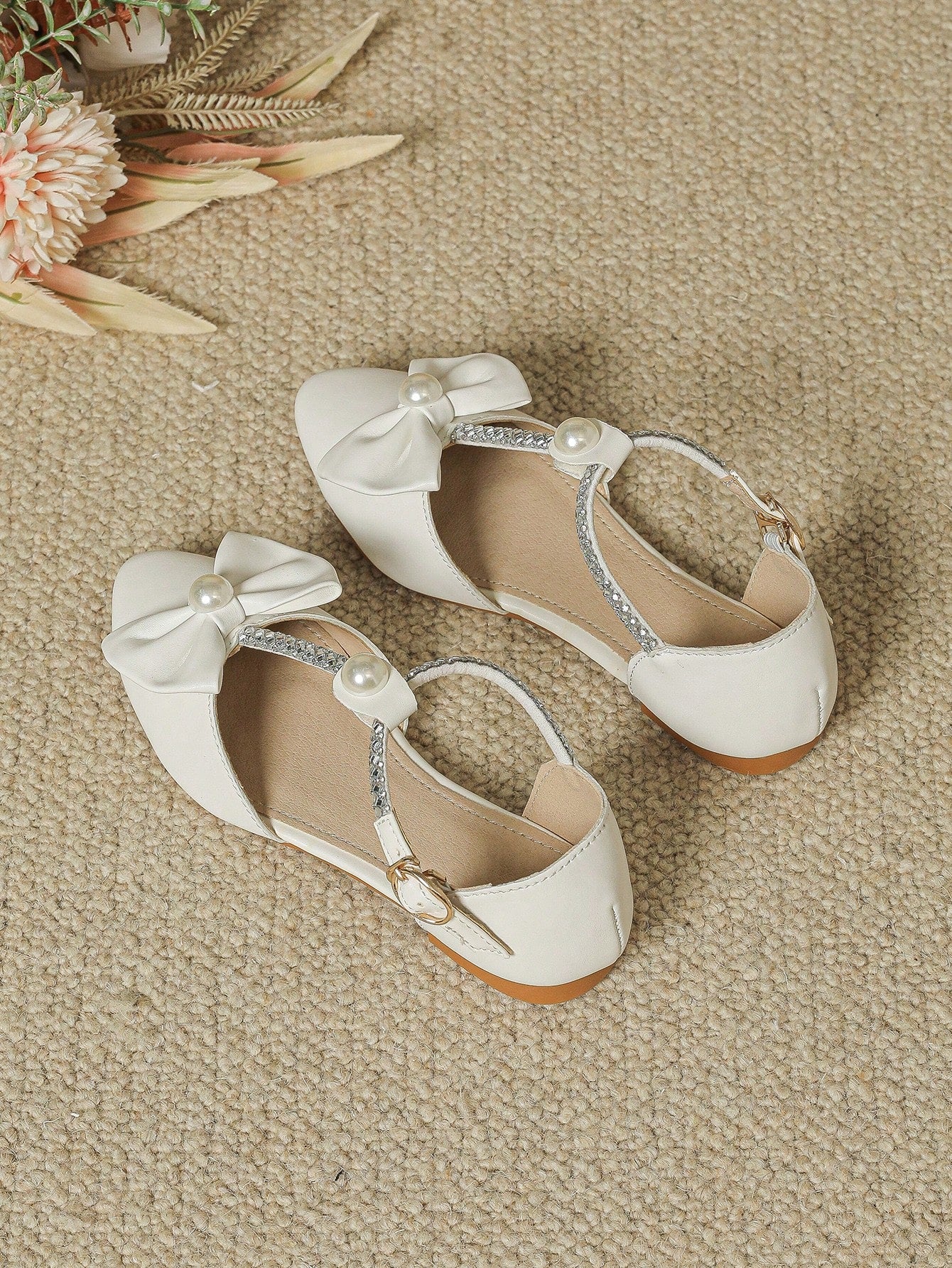 Kids' Flat Shoes For Girls, White With Fashionable Pearls For Parties