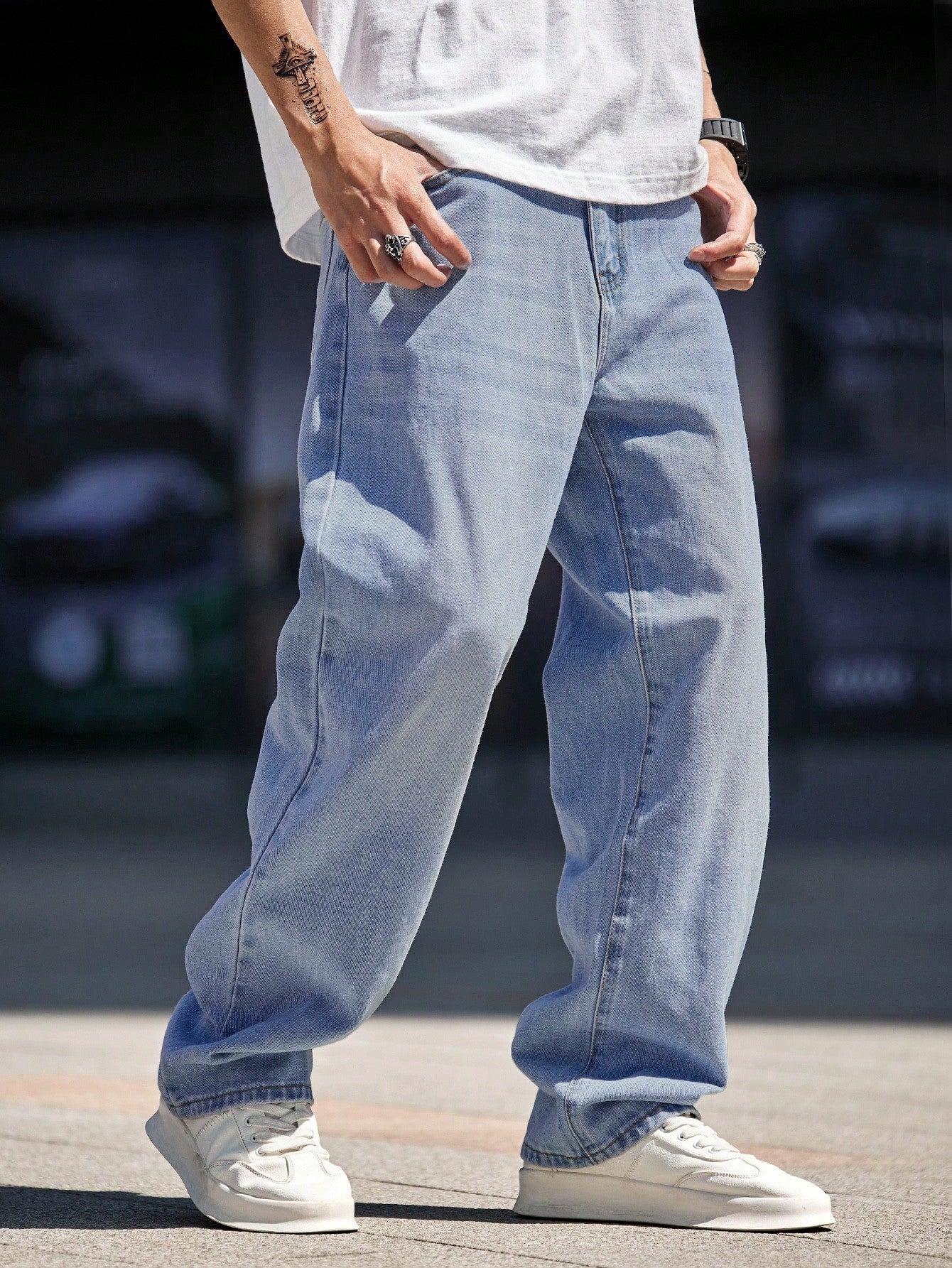 Men Cotton Bleach Wash Straight Leg Jeans