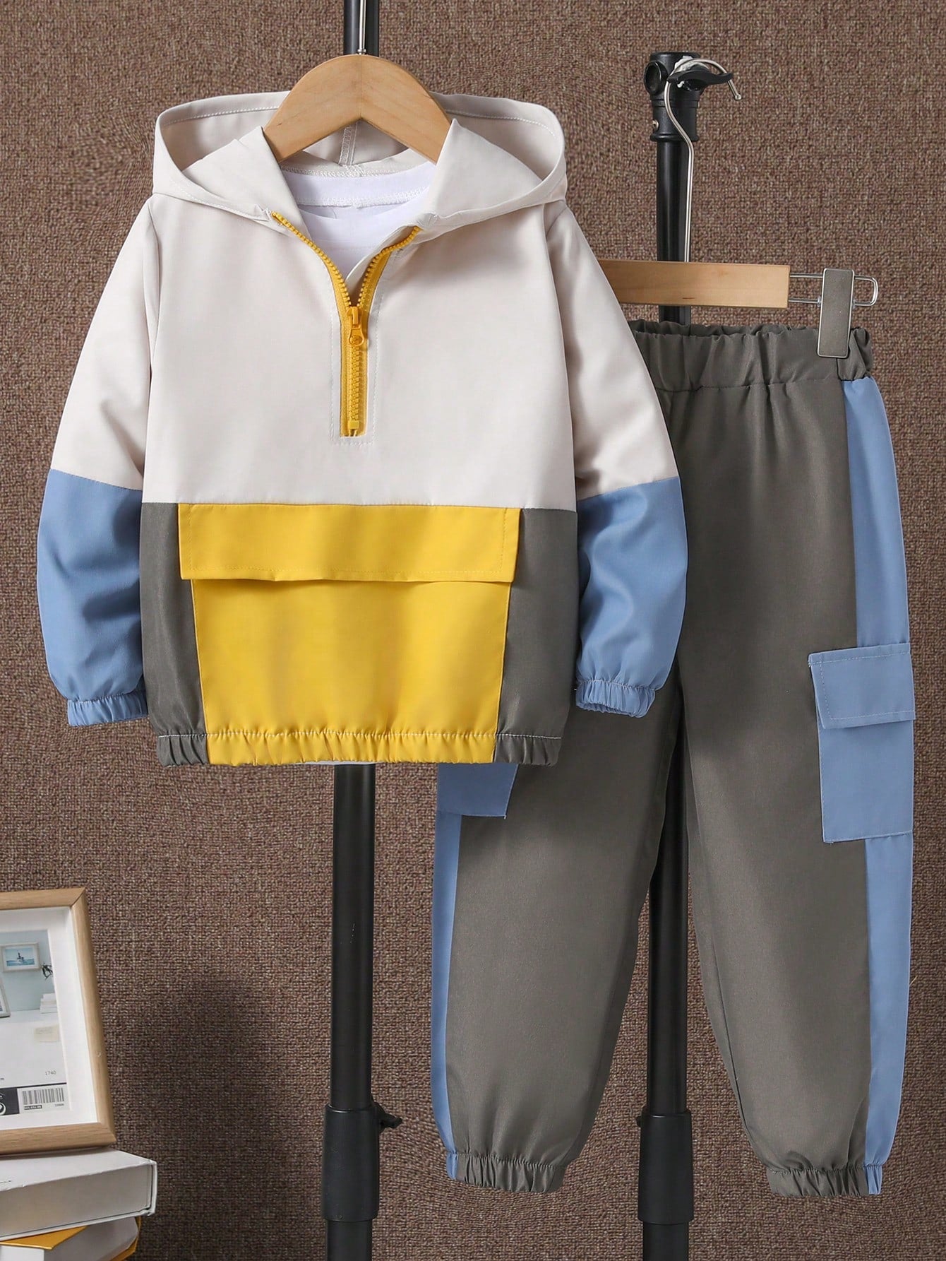 Young Boy Colorblock Half Zip Hoodie & Flap Pocket Pants